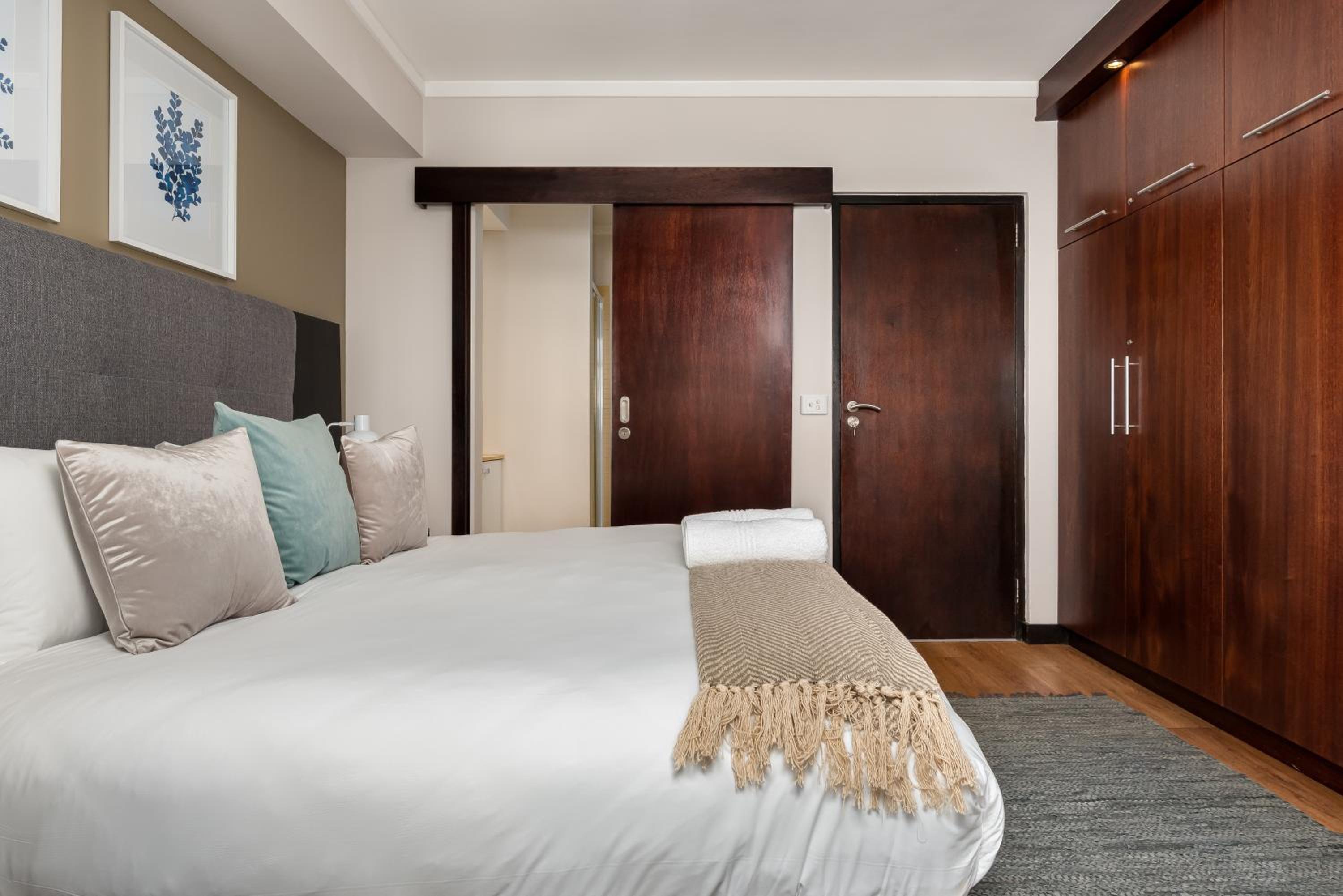 Icon Apartments