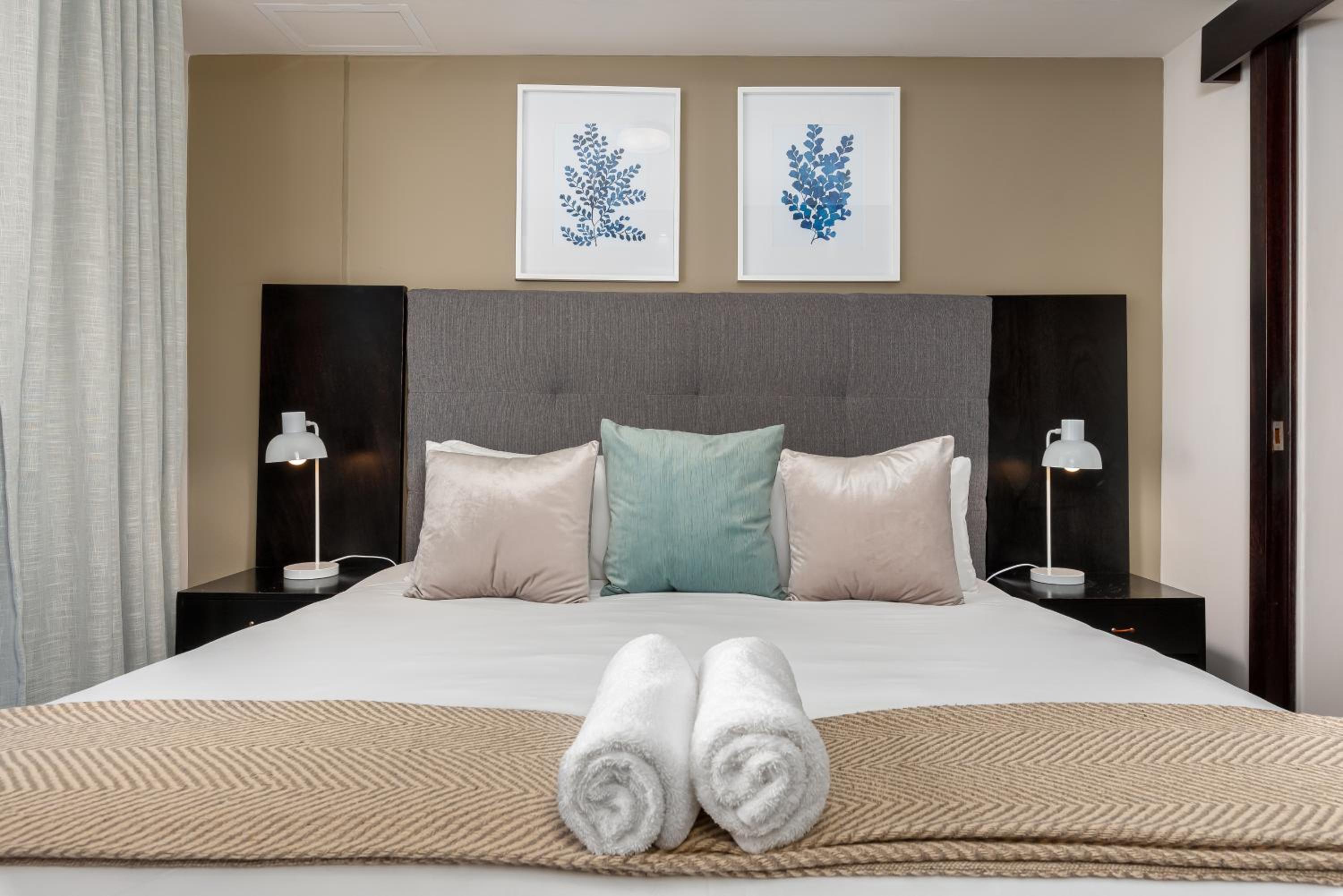 Icon Apartments