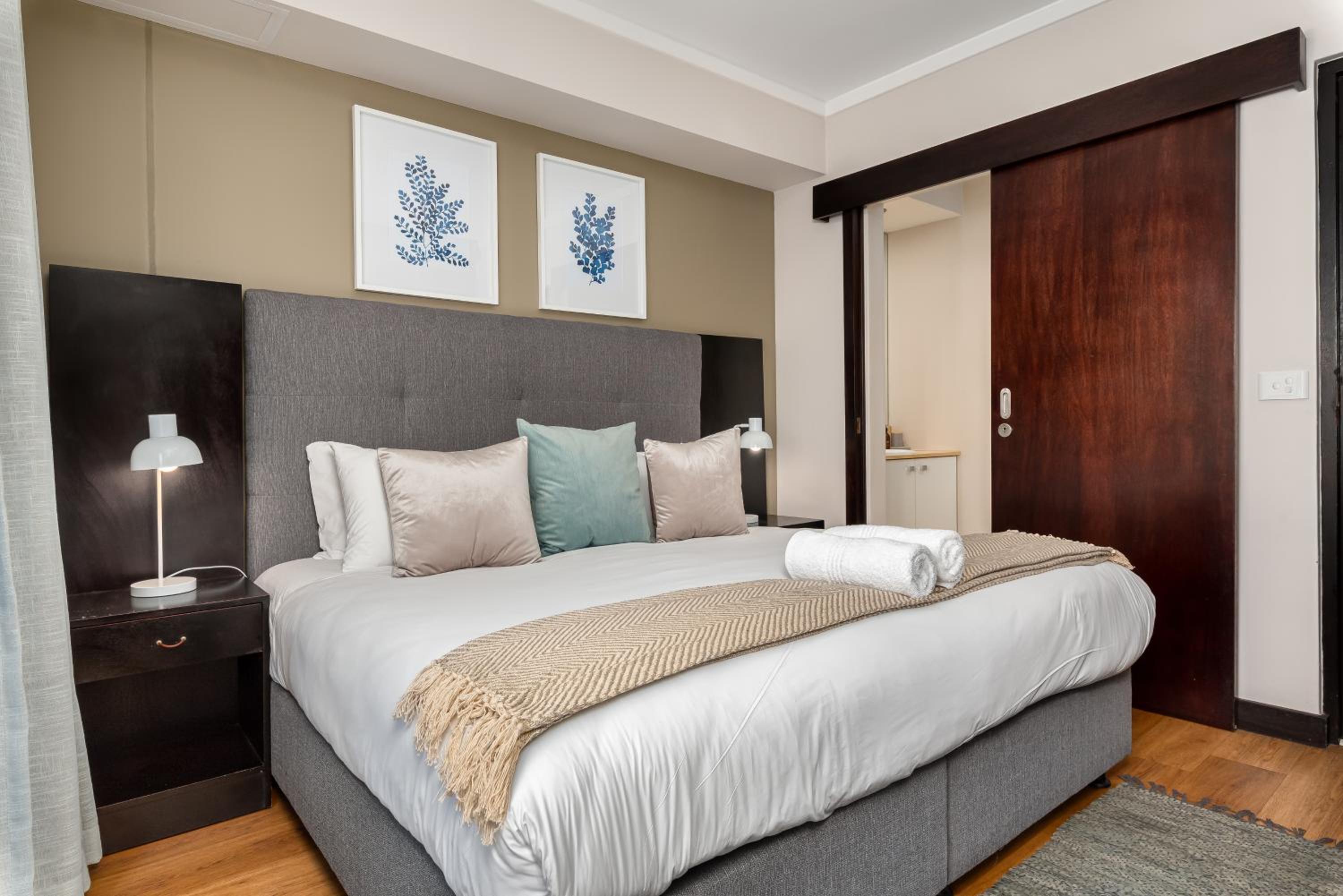 Icon Apartments