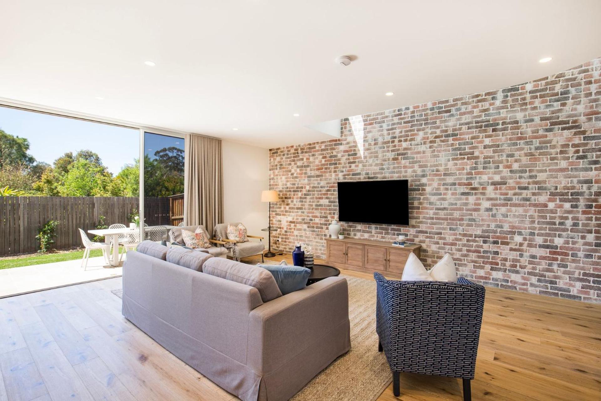 Camellia - Pet Friendly - 3 Min Walk to Centre of Berry