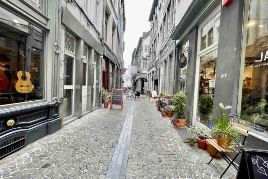 Le Neuvice - Place du marché, Quais, Bueren