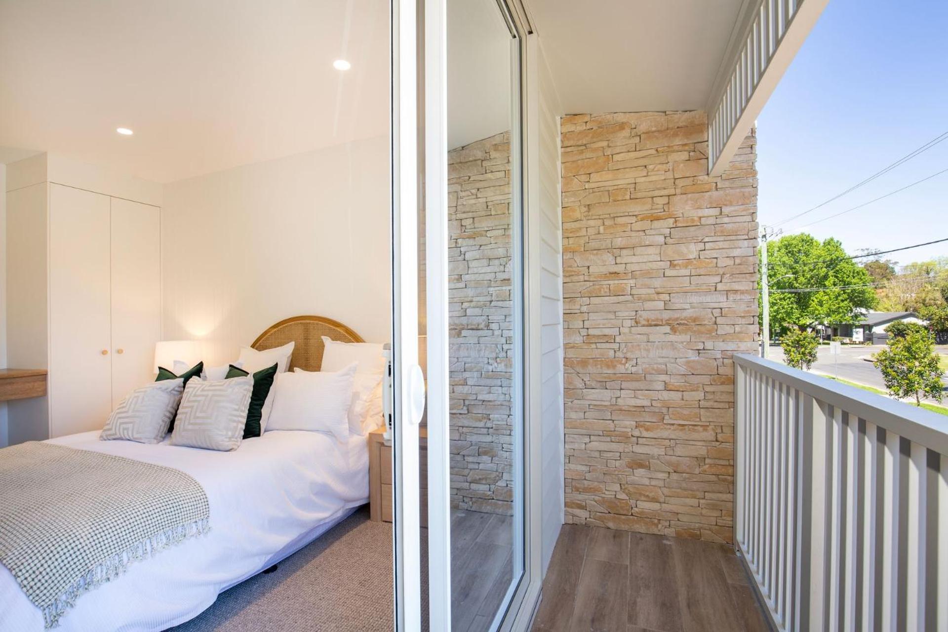 Camellia - Pet Friendly - 3 Min Walk to Centre of Berry