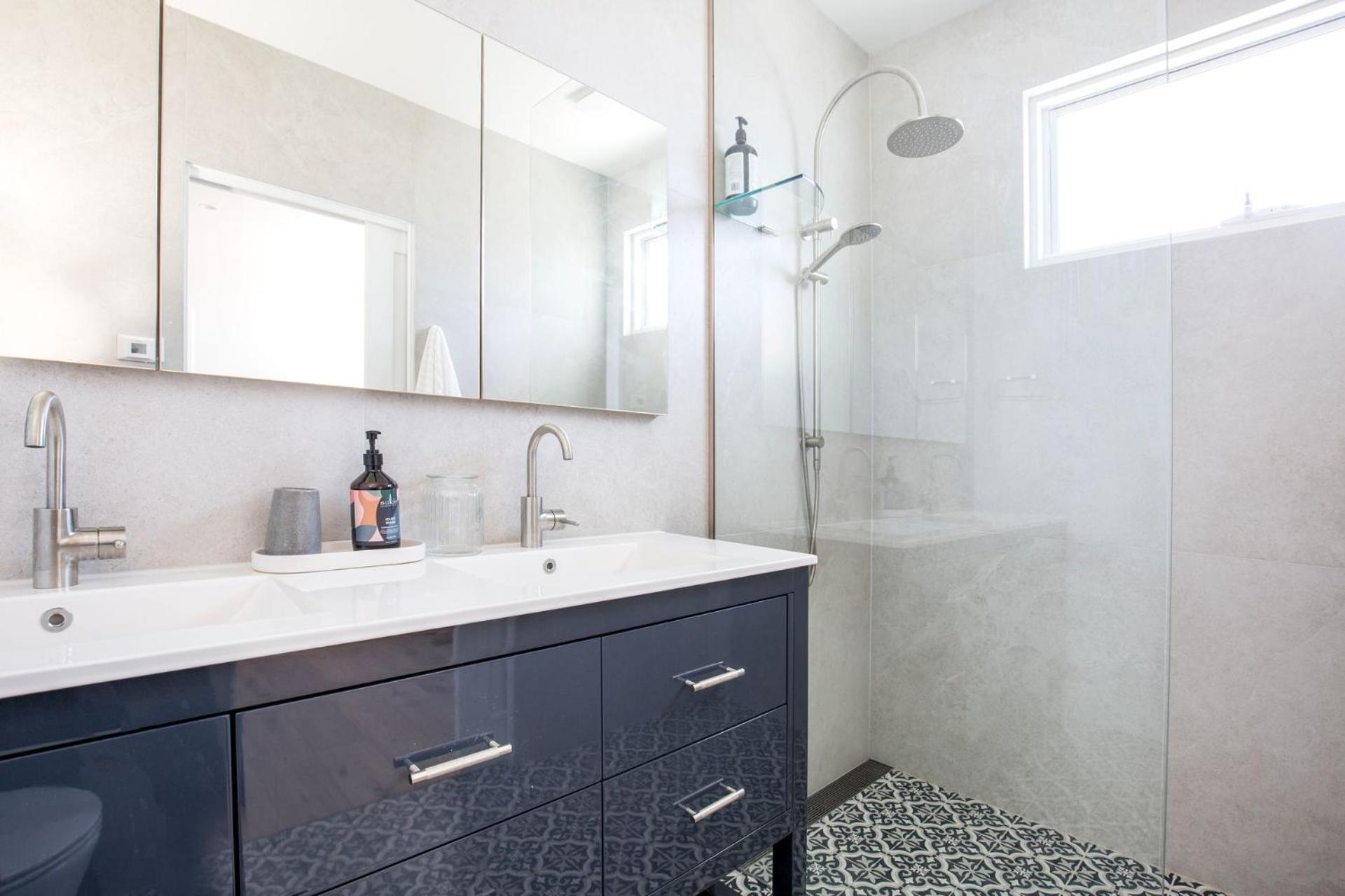 Camellia - Pet Friendly - 3 Min Walk to Centre of Berry