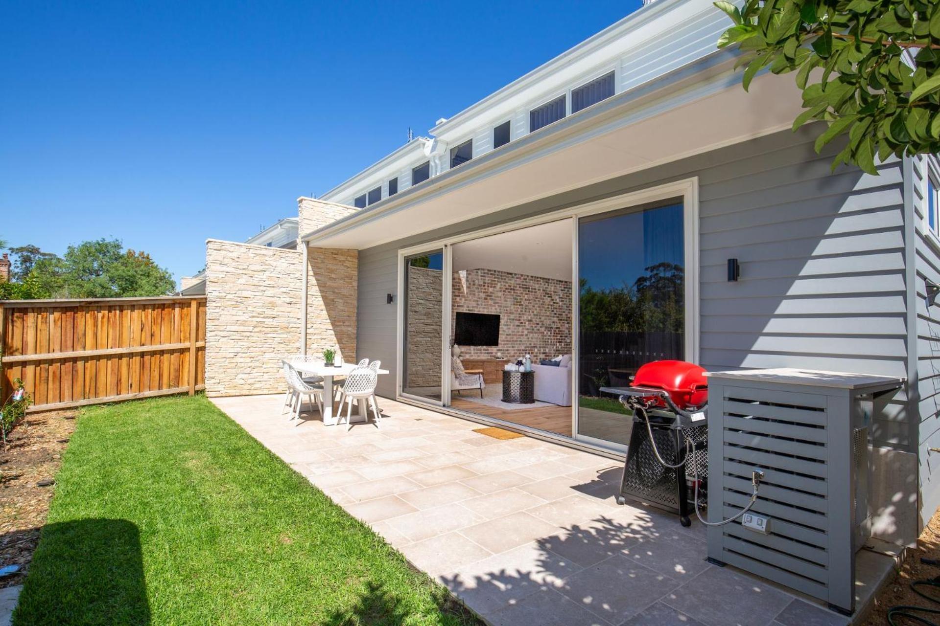 Camellia - Pet Friendly - 3 Min Walk to Centre of Berry