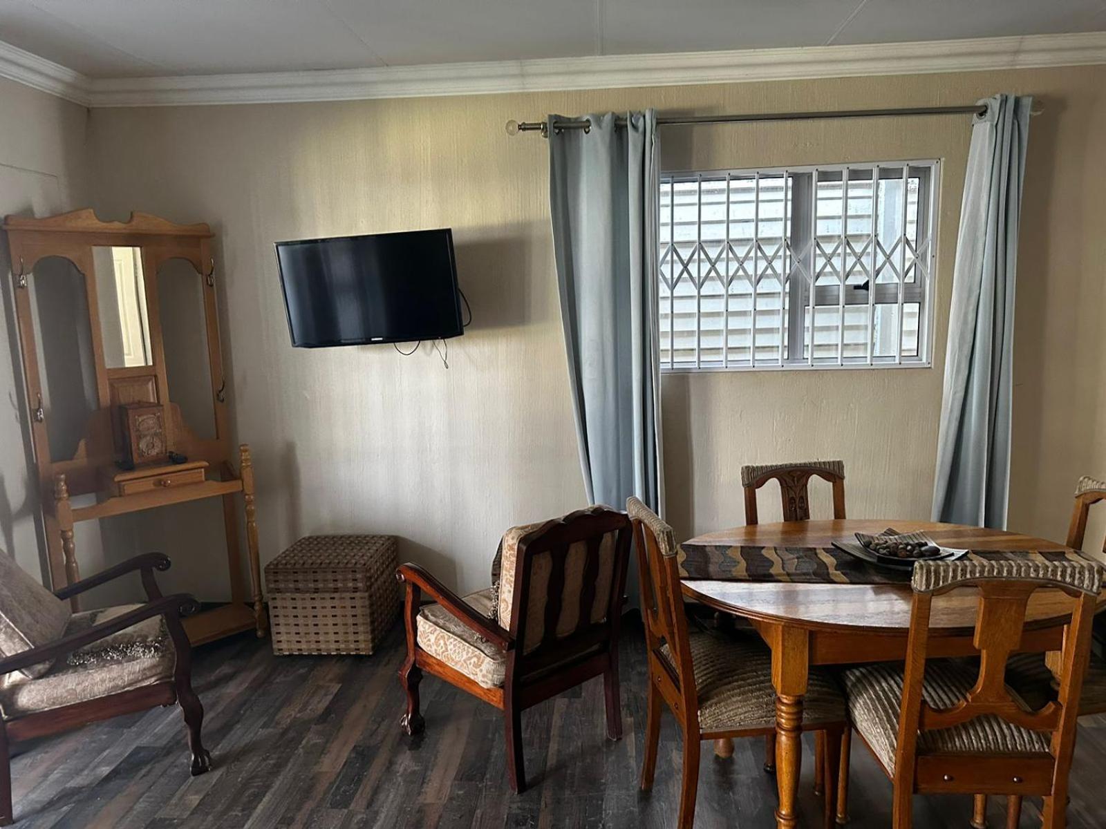 Cozy Cottage Accommodation in Johannesburg view 2