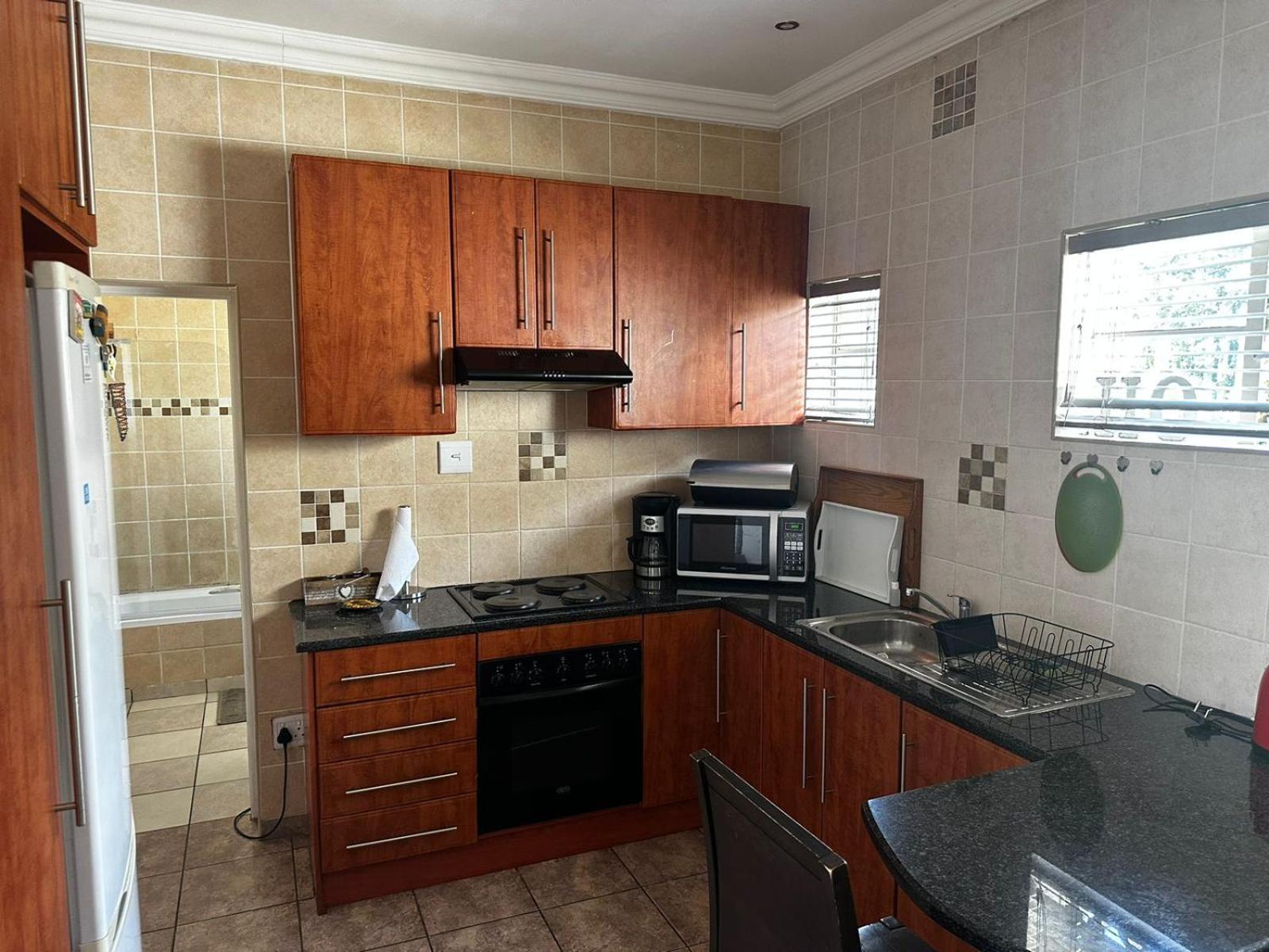 Cozy Cottage Accommodation in Johannesburg view 4