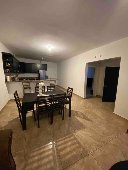 Linda Casa Blanca