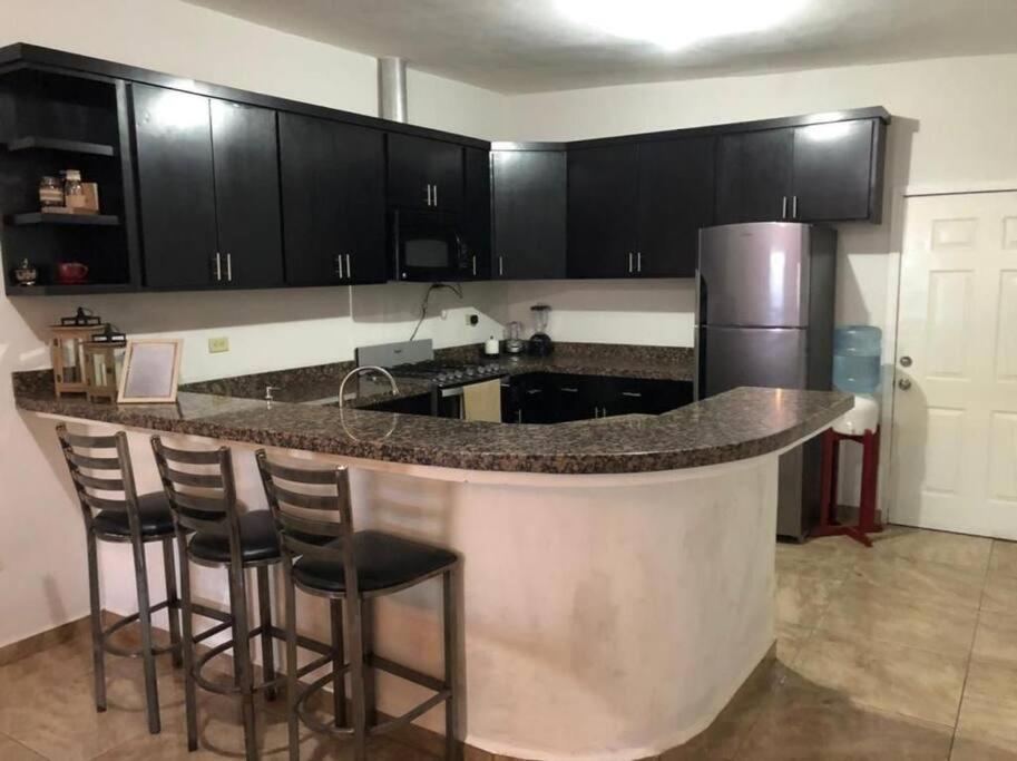 Linda Casa Blanca