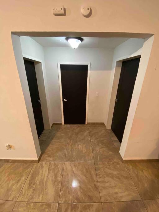 Linda Casa Blanca