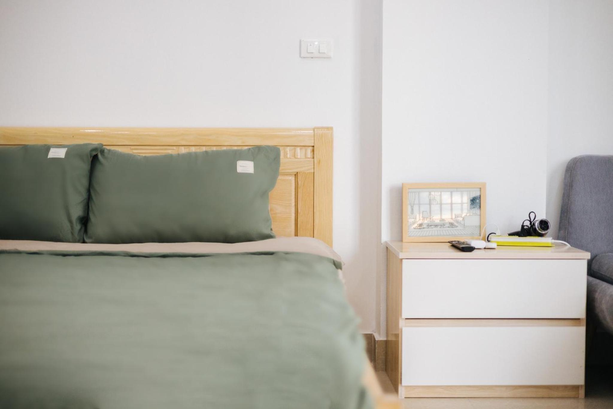 9 LIGHT APARTMENT