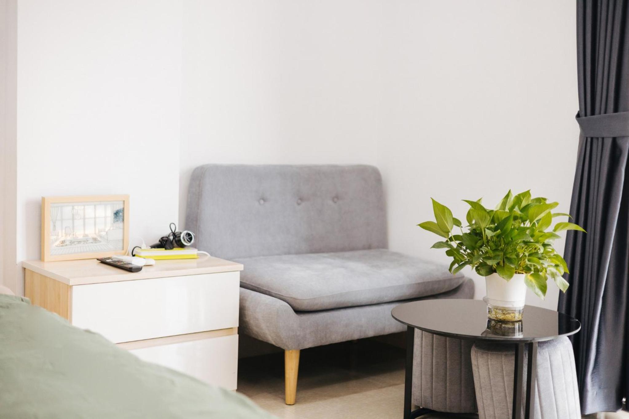 9 LIGHT APARTMENT