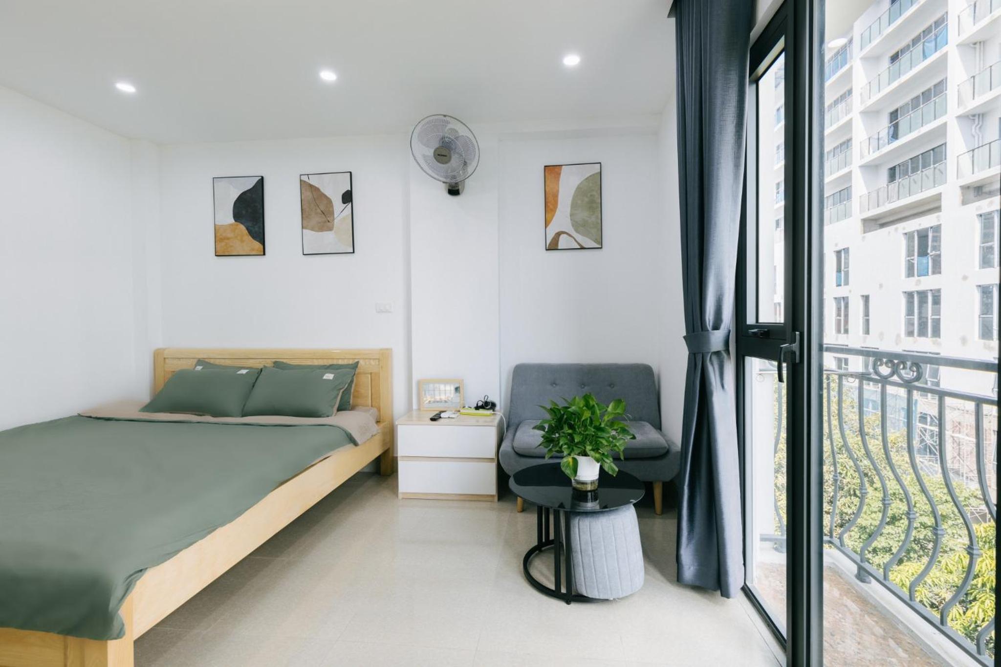 9 LIGHT APARTMENT