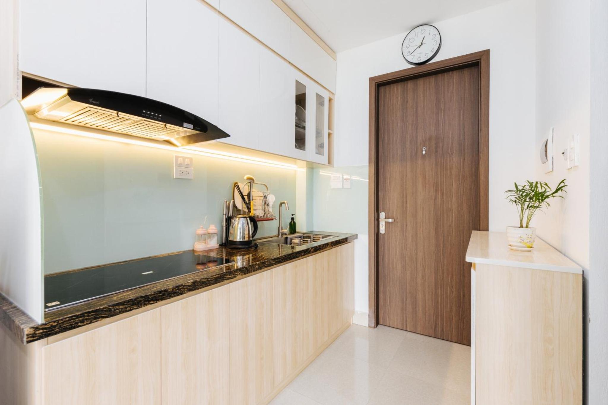9 LIGHT APARTMENT