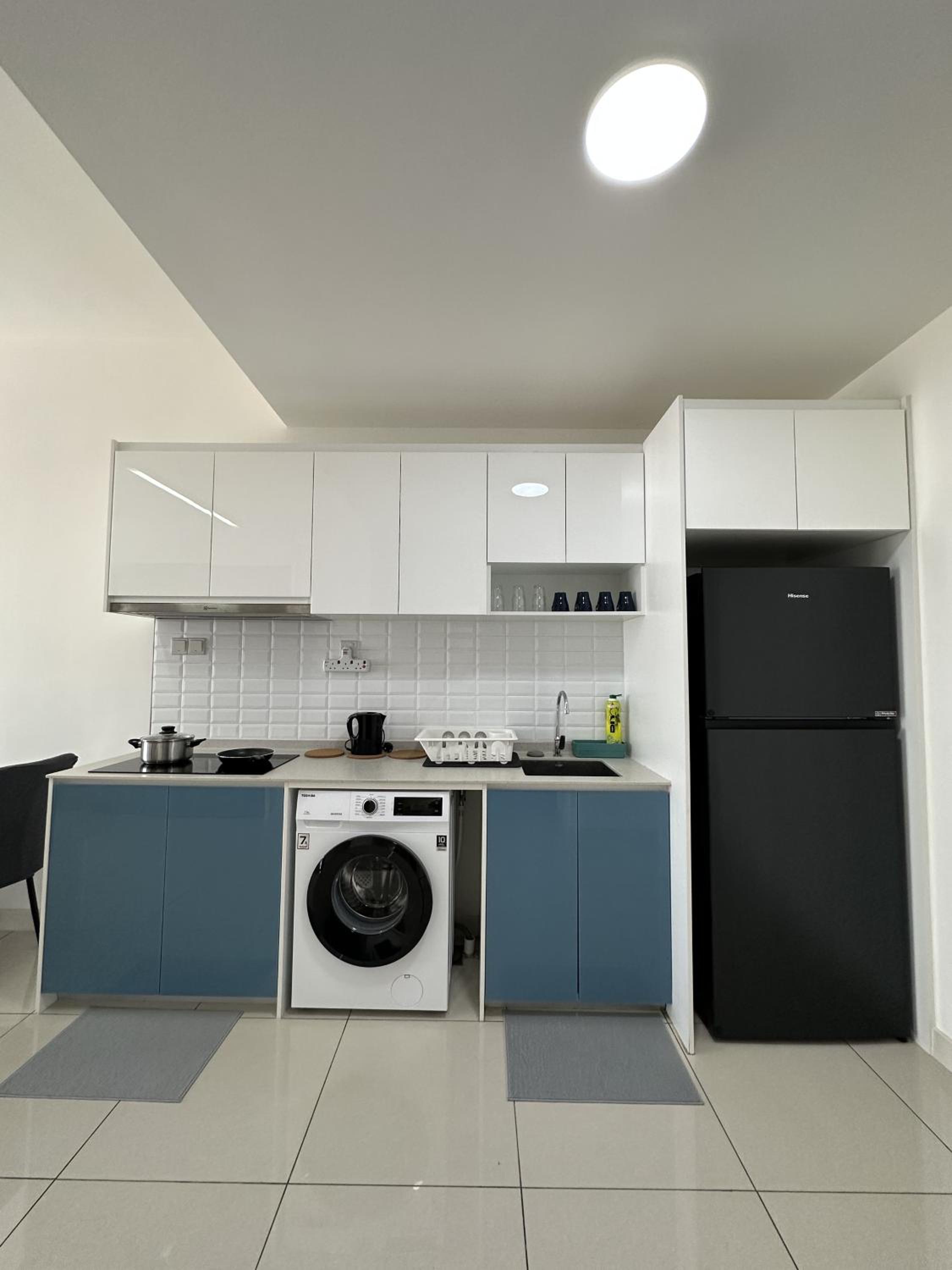 THE EDEN HomeSuite @ CONTINEW RESIDENSI 5 MINS WALK TO MRT