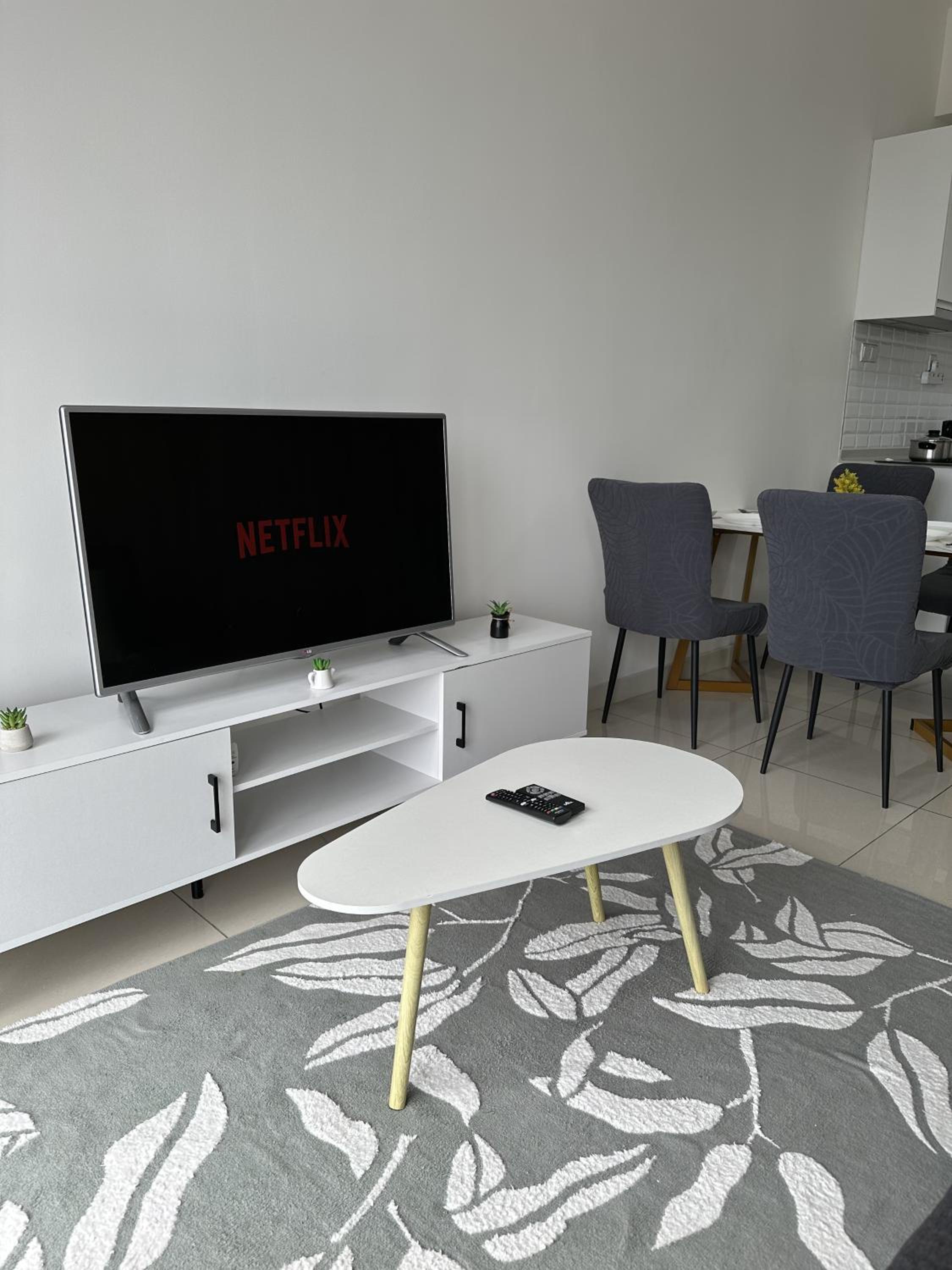 THE EDEN HomeSuite @ CONTINEW RESIDENSI 5 MINS WALK TO MRT