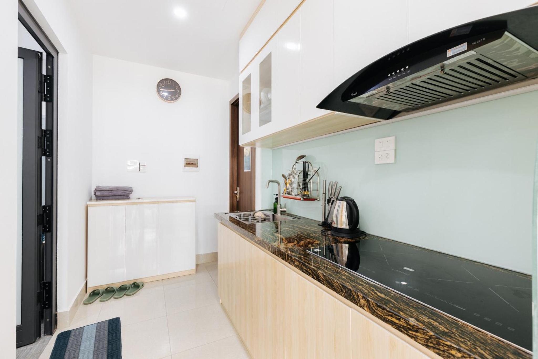 9 LIGHT APARTMENT