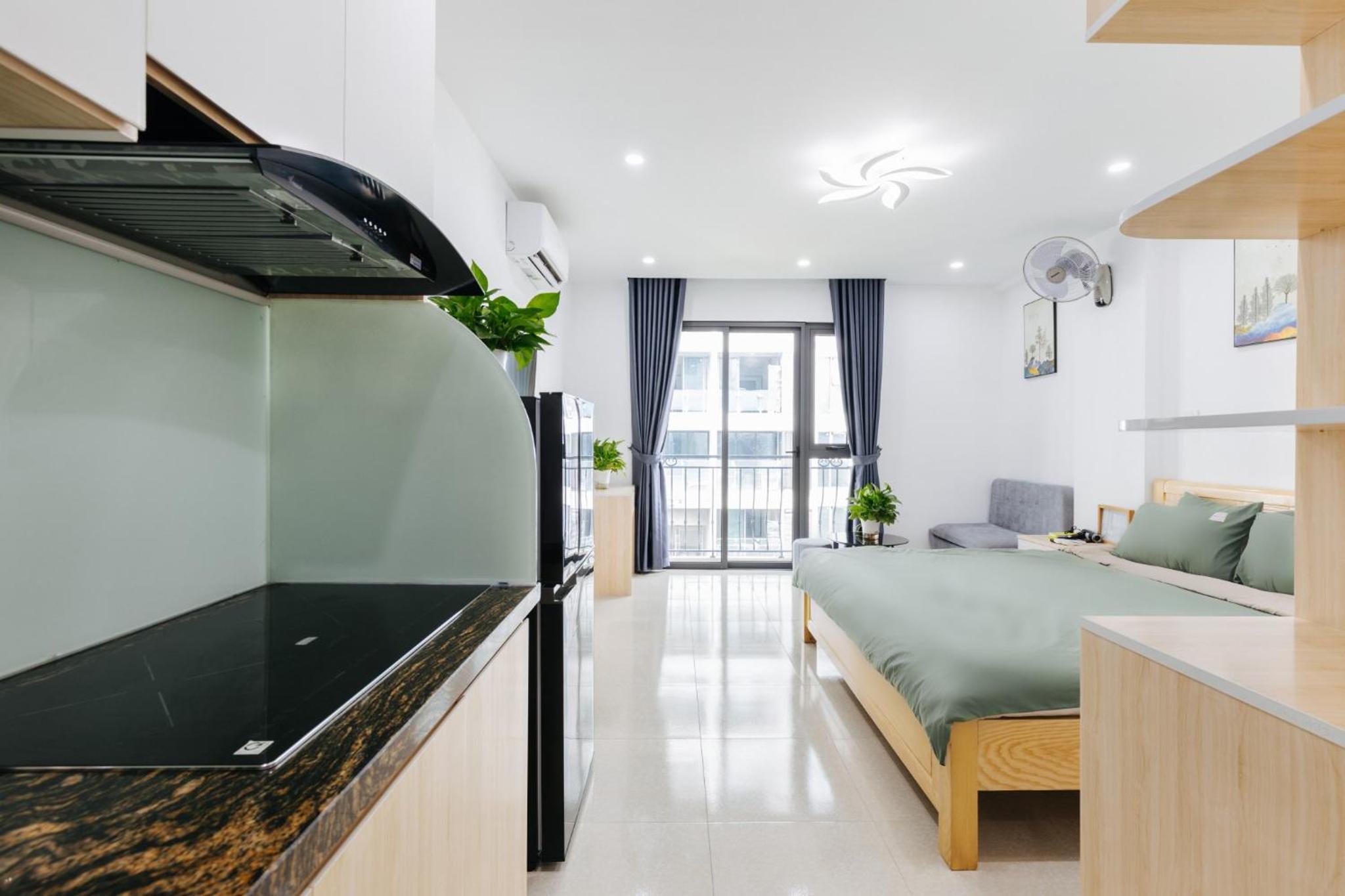 9 LIGHT APARTMENT