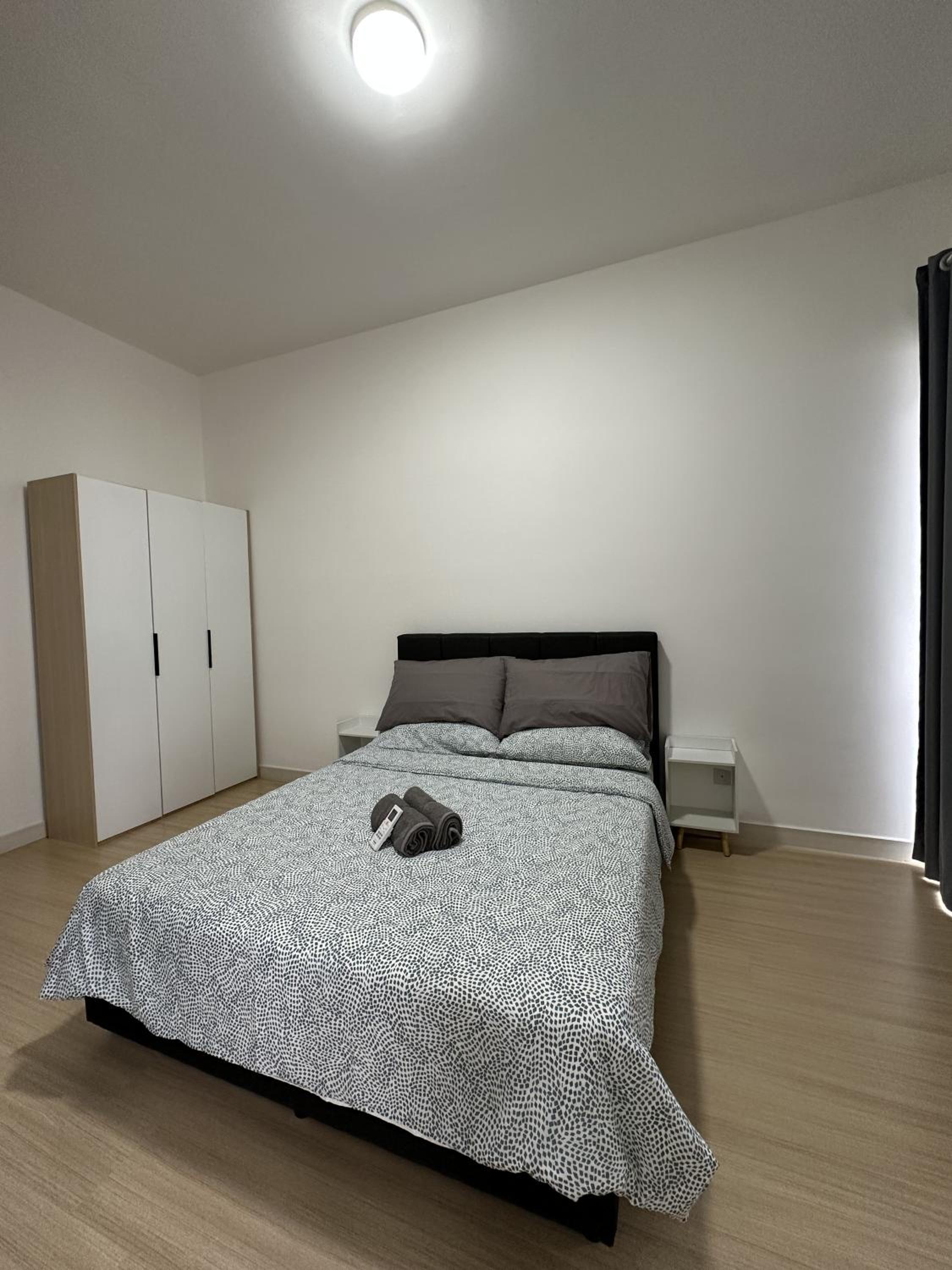 THE EDEN HomeSuite @ CONTINEW RESIDENSI 5 MINS WALK TO MRT