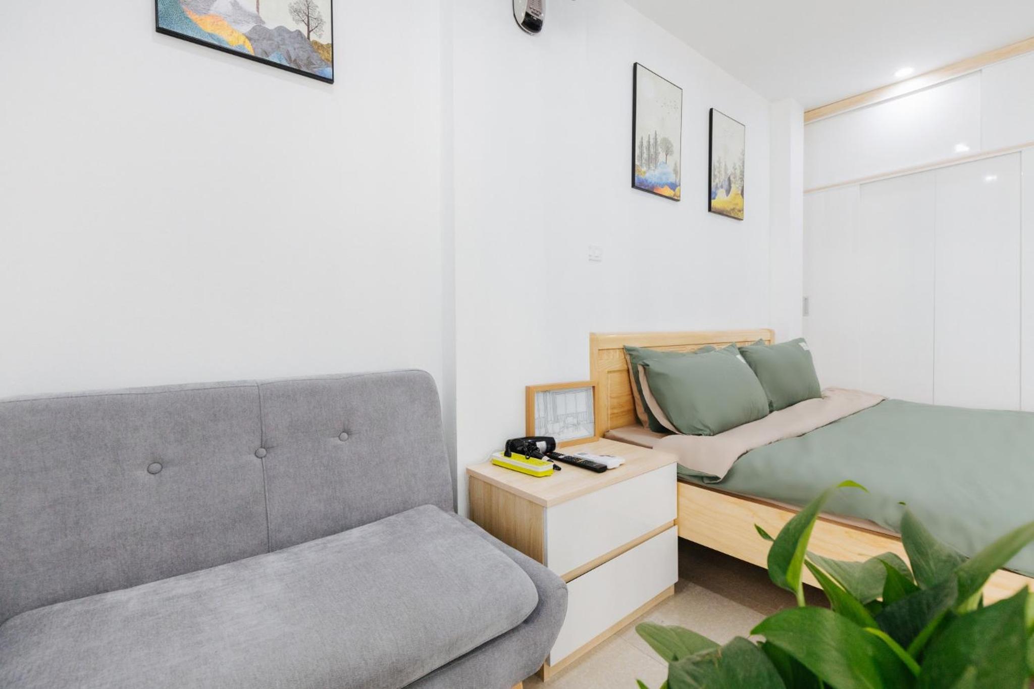 9 LIGHT APARTMENT