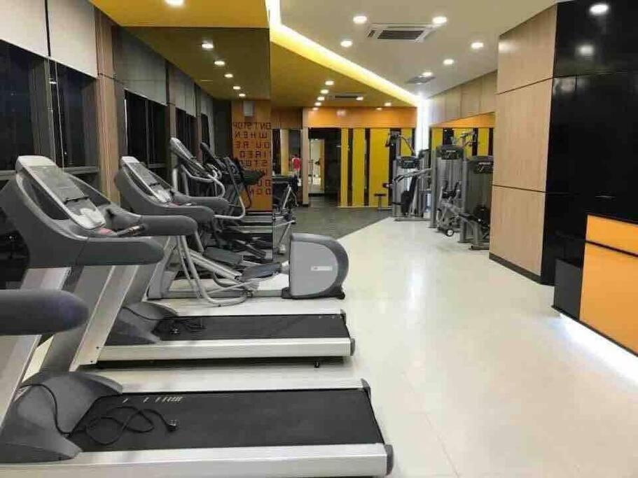 Free Pool&Gym_King bed_Spacious Rivergate Studio