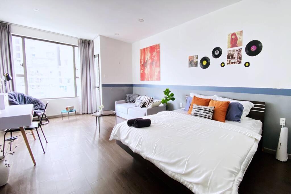 Free Pool&Gym_King bed_Spacious Rivergate Studio