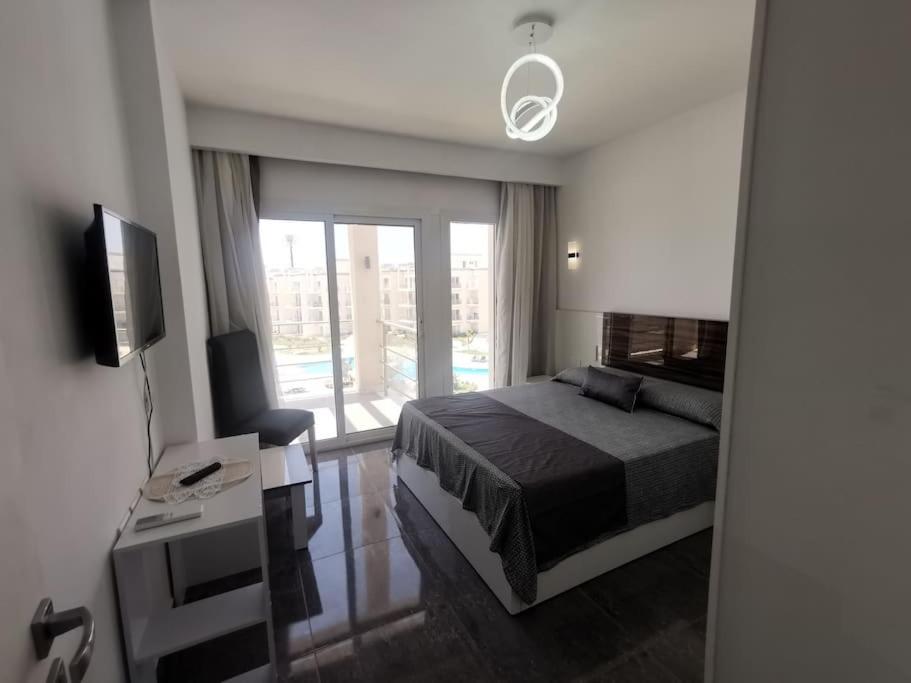 SUNNY BEACH resort apartment for rent in Montazah