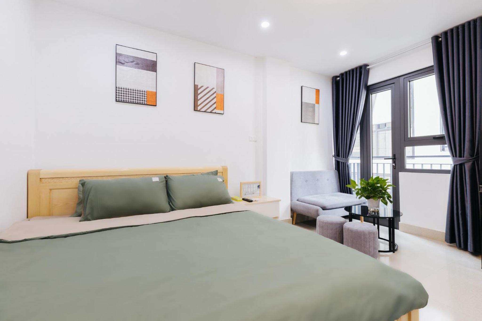 9 LIGHT APARTMENT