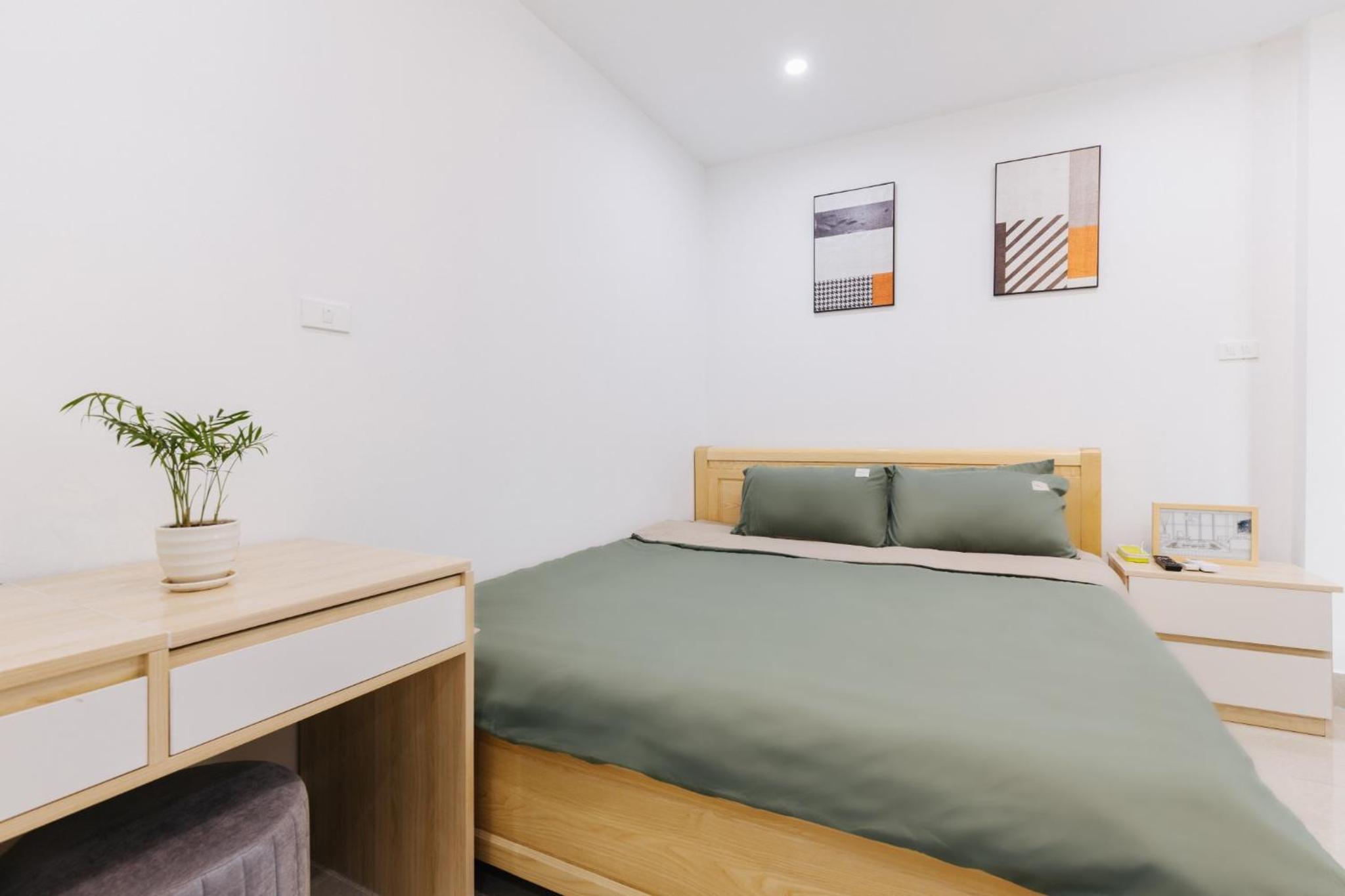 9 LIGHT APARTMENT