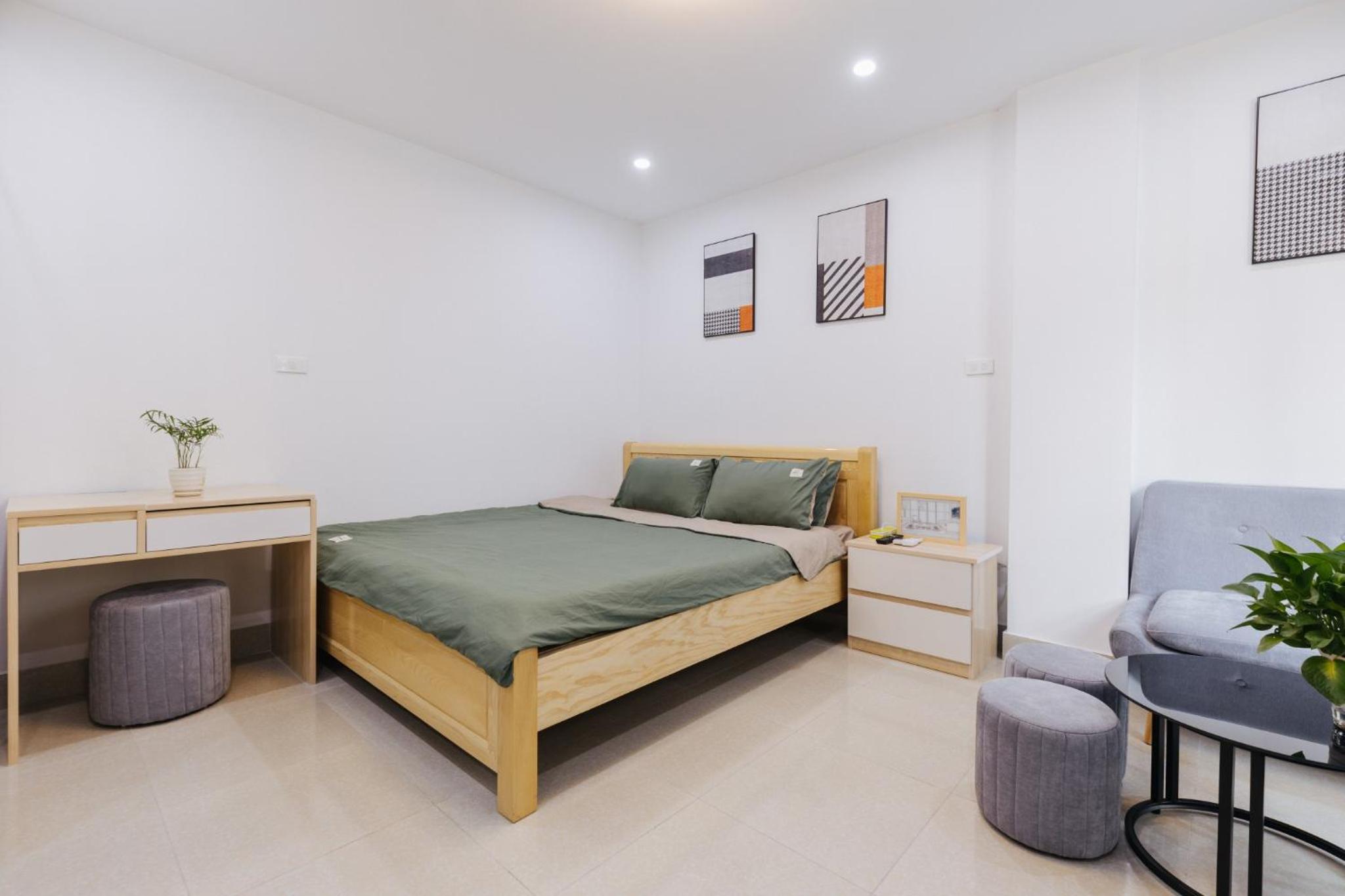 9 LIGHT APARTMENT