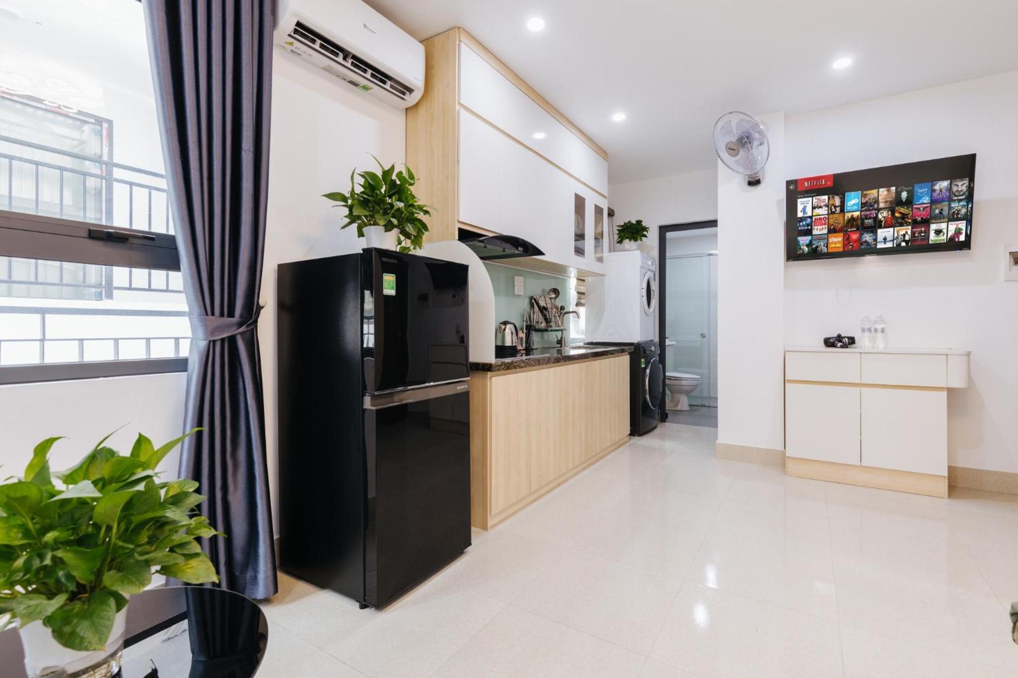 9 LIGHT APARTMENT