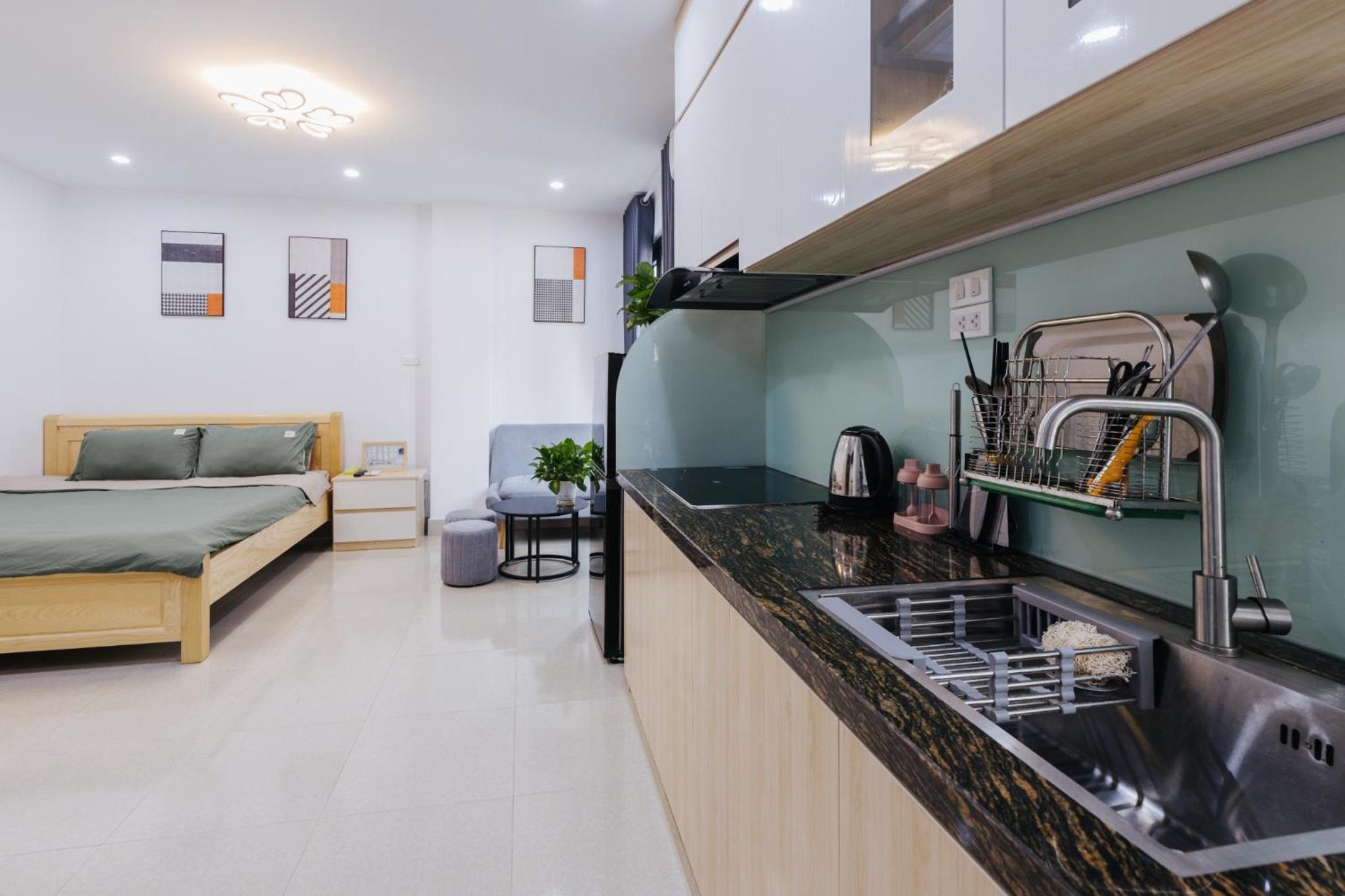 9 LIGHT APARTMENT
