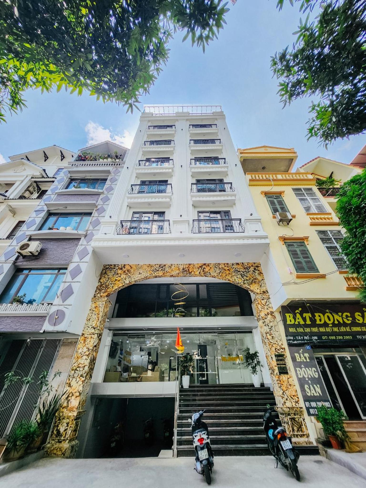 9 LIGHT APARTMENT
