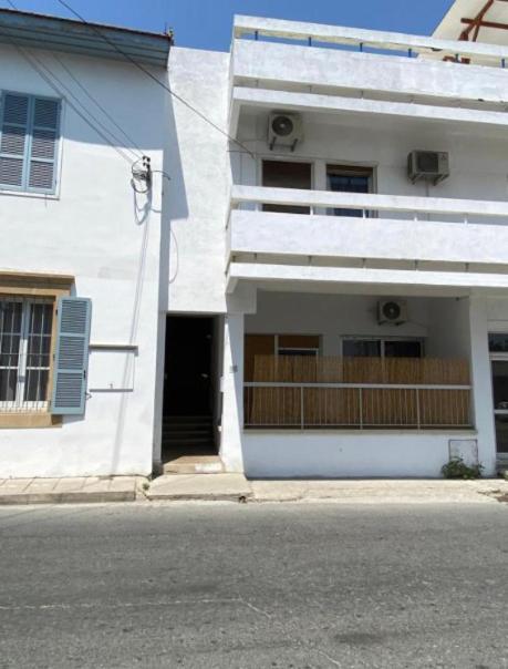 Past or Tail hostel
