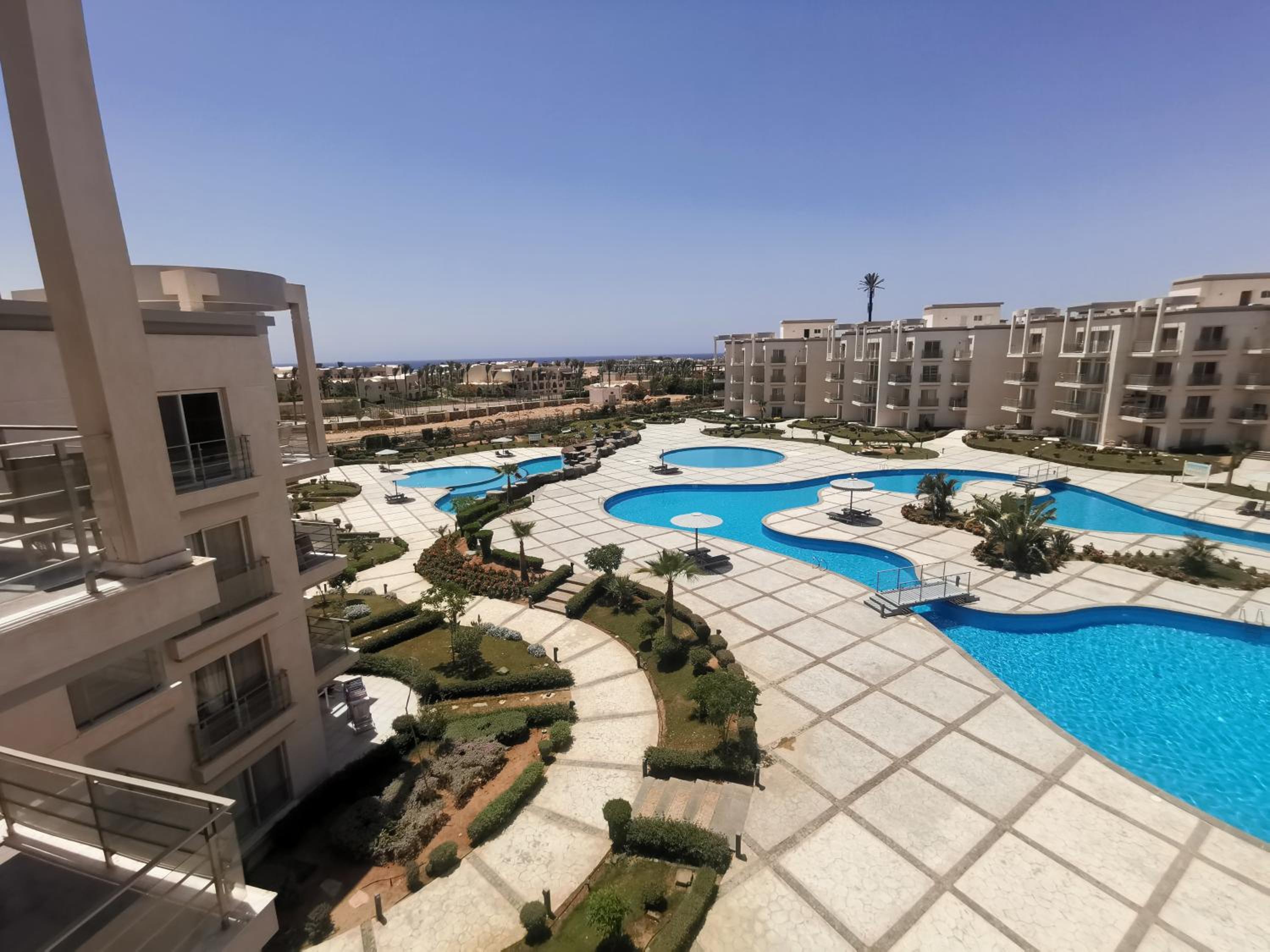 SUNNY BEACH resort apartment for rent in Montazah