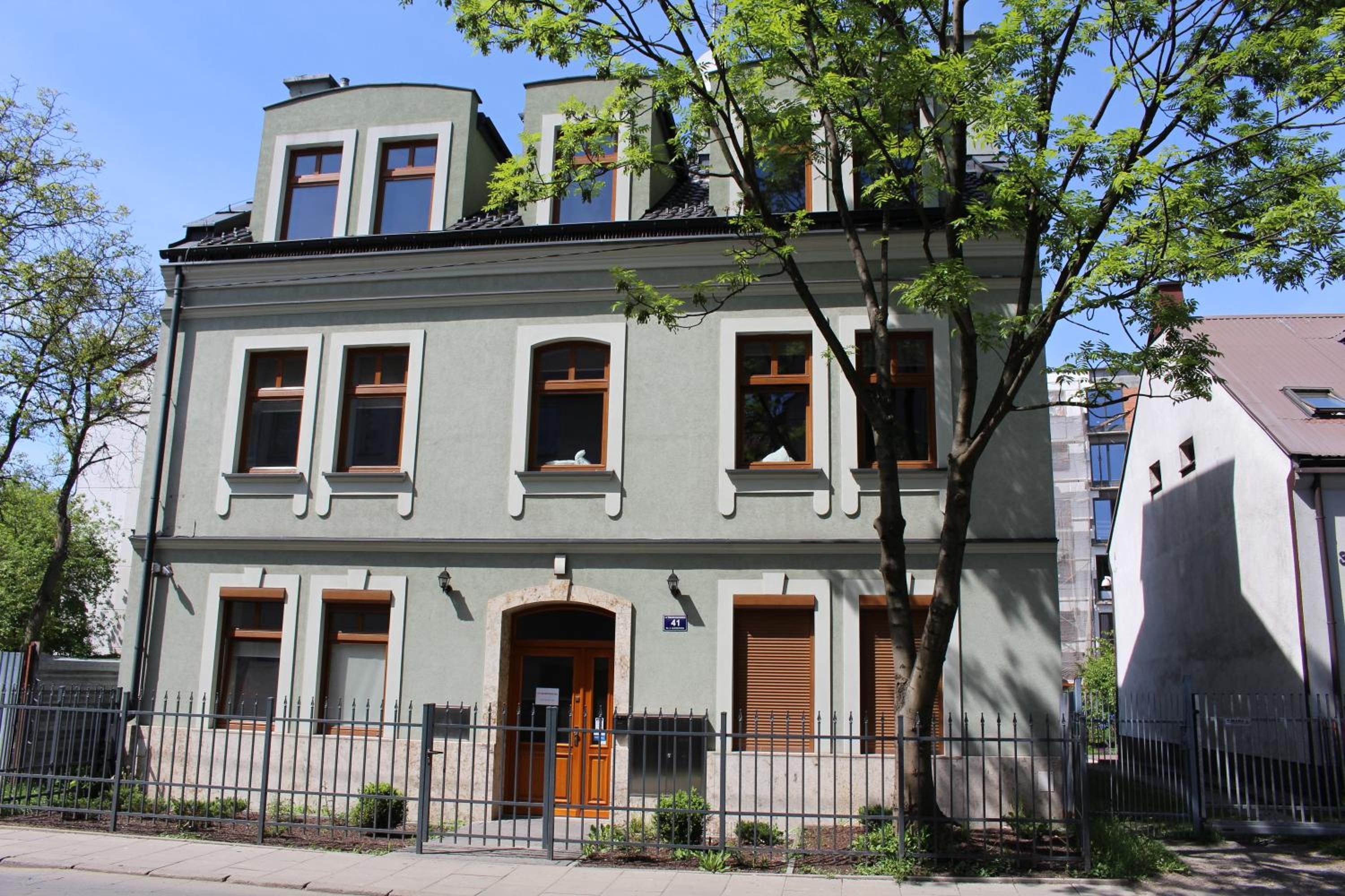 Photo 6