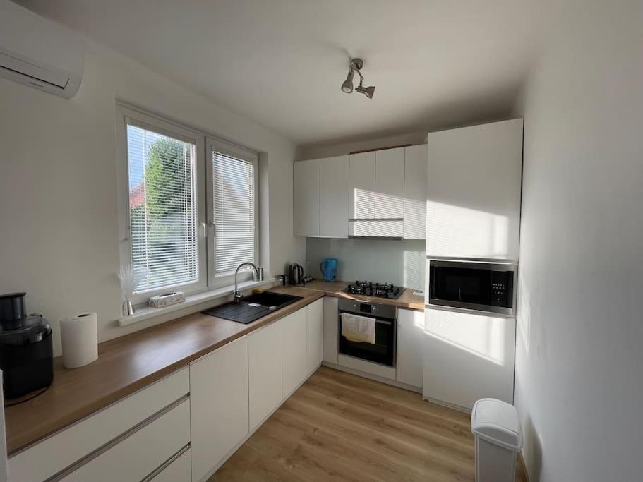 New Stylish City Center Apartment view 2