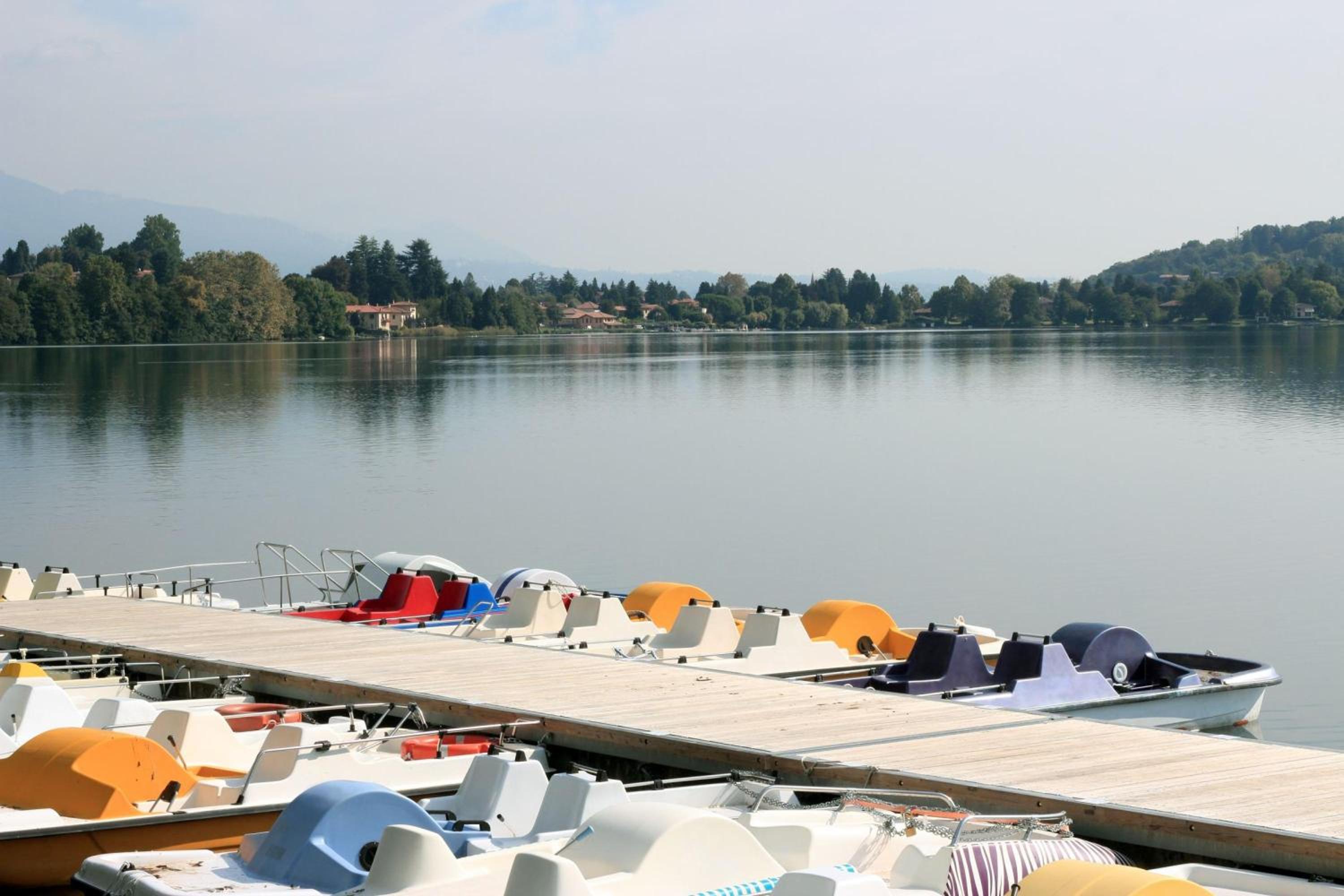 Villa Martine Au Bord Du Lac with Garden - Happy Rentals