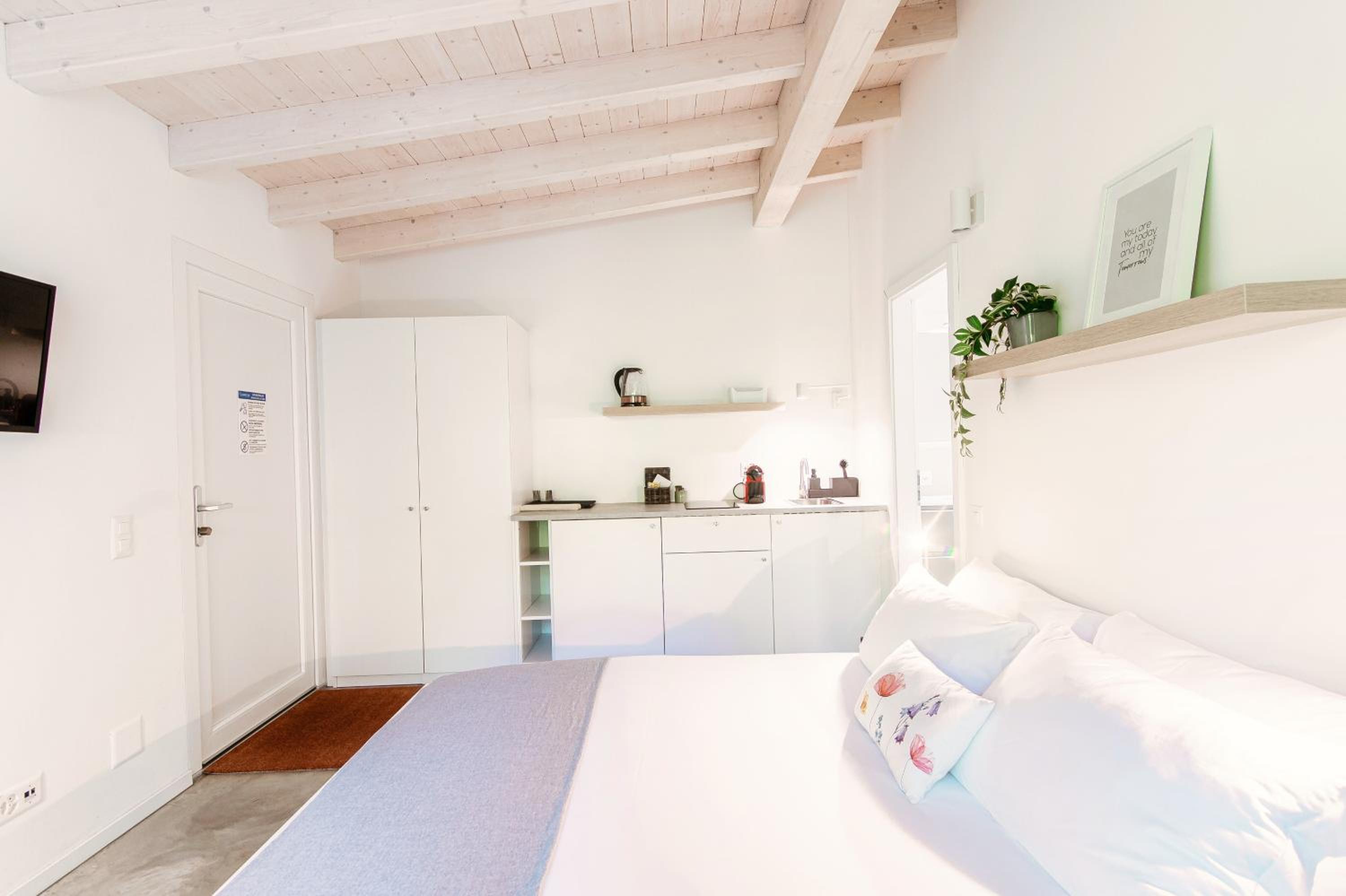 Le Betulle Studios by Quokka 360 - Studio Apartments by Lake Origlio