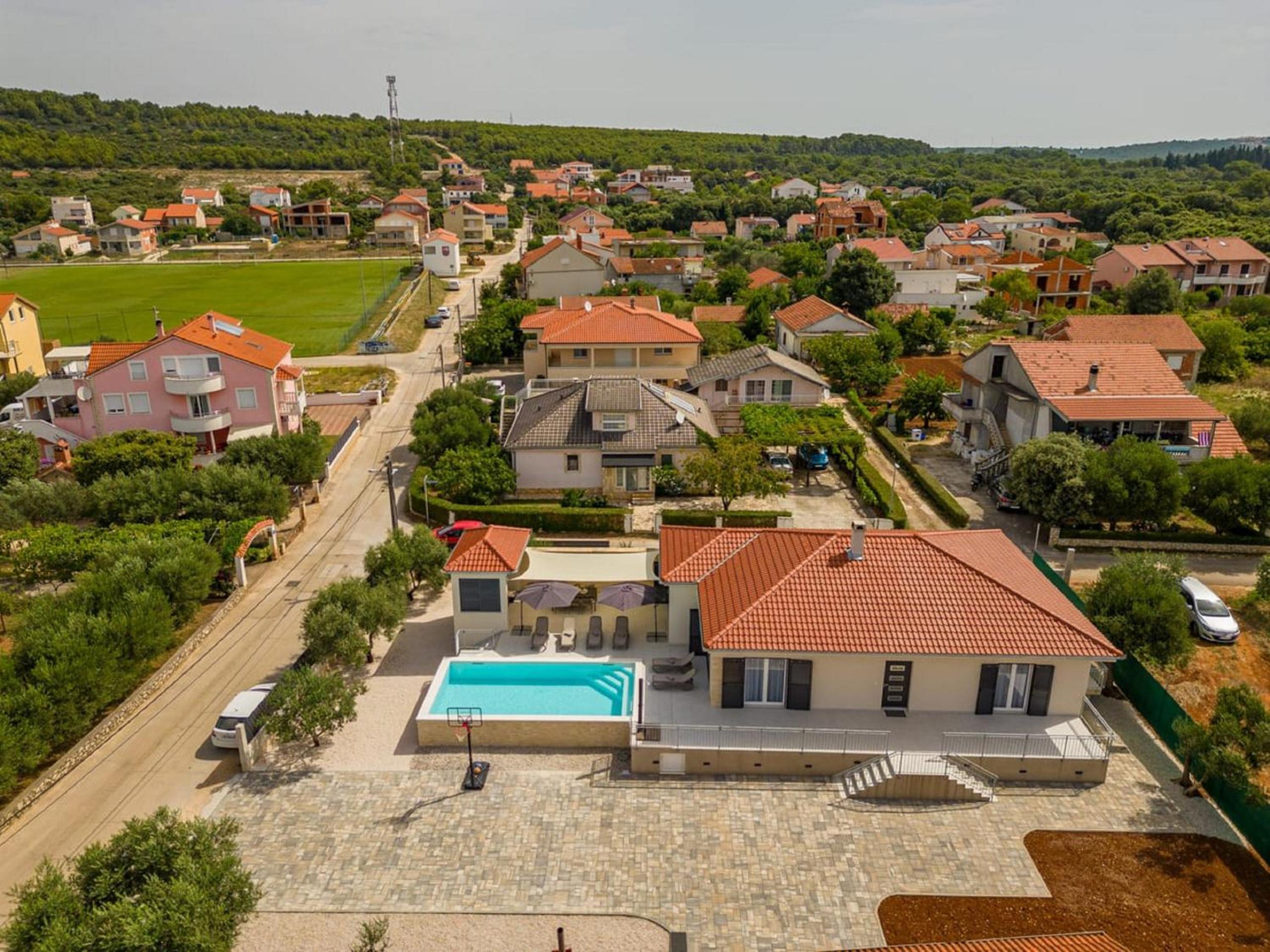 Villa Paloma with pool view 3