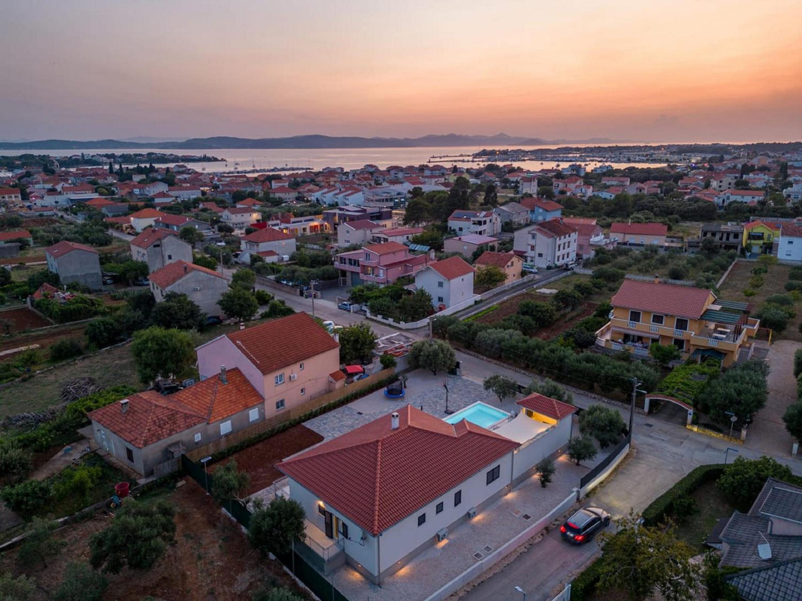 Villa Paloma with pool view 4