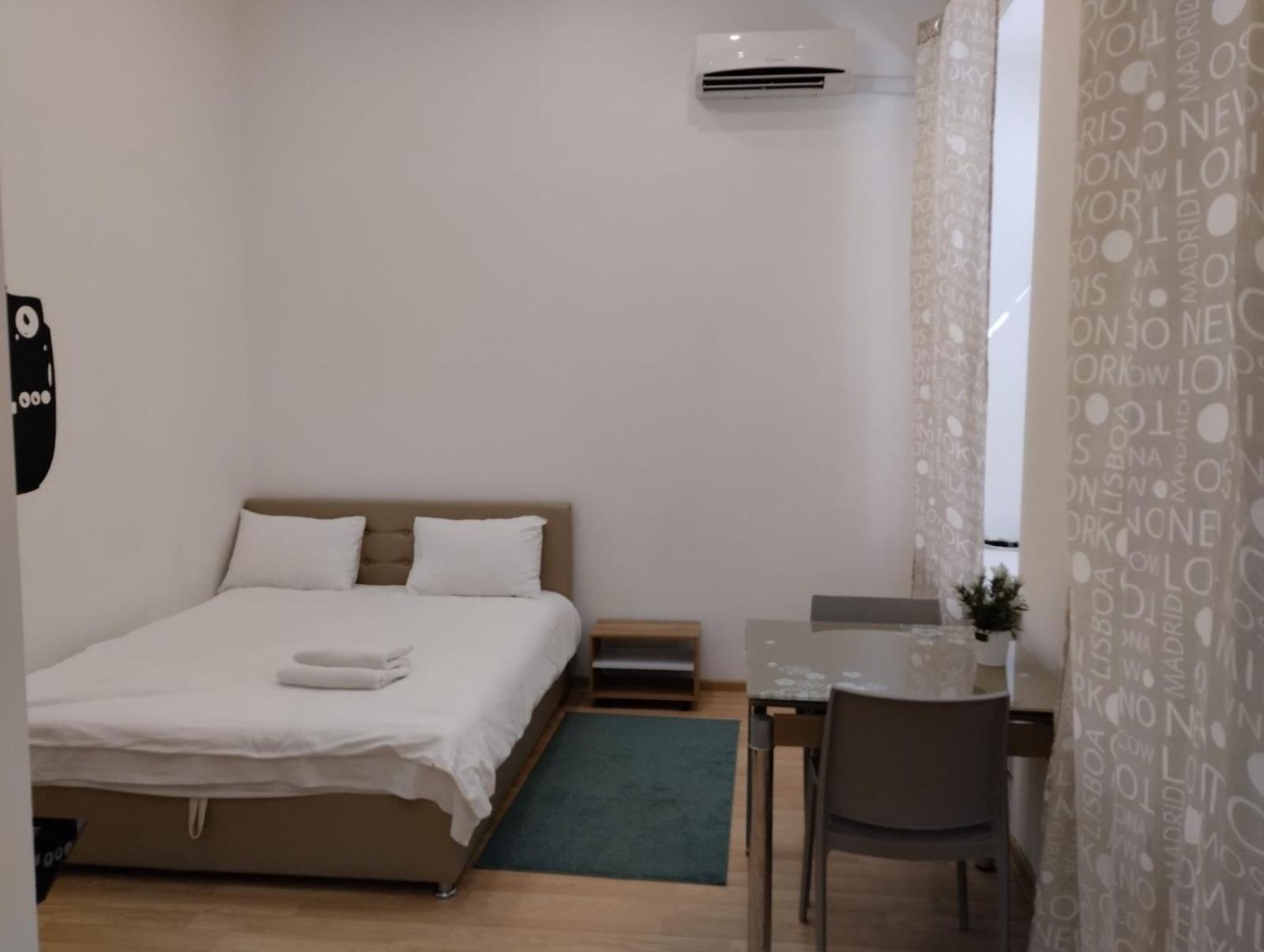 KievAccommodation in the center 24h Self Check-in view 2