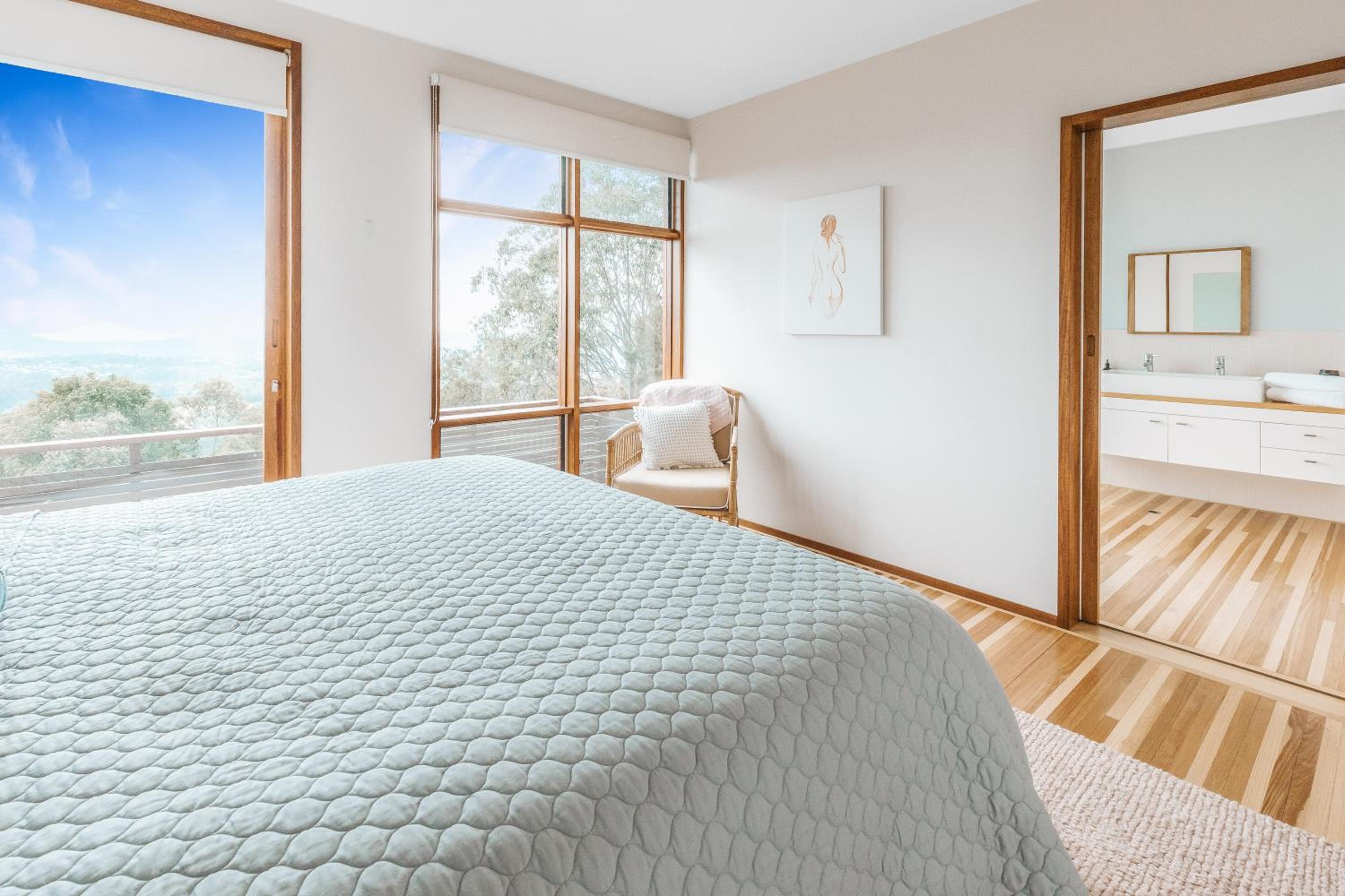 Montville Resort Style Holiday Retreat with pool