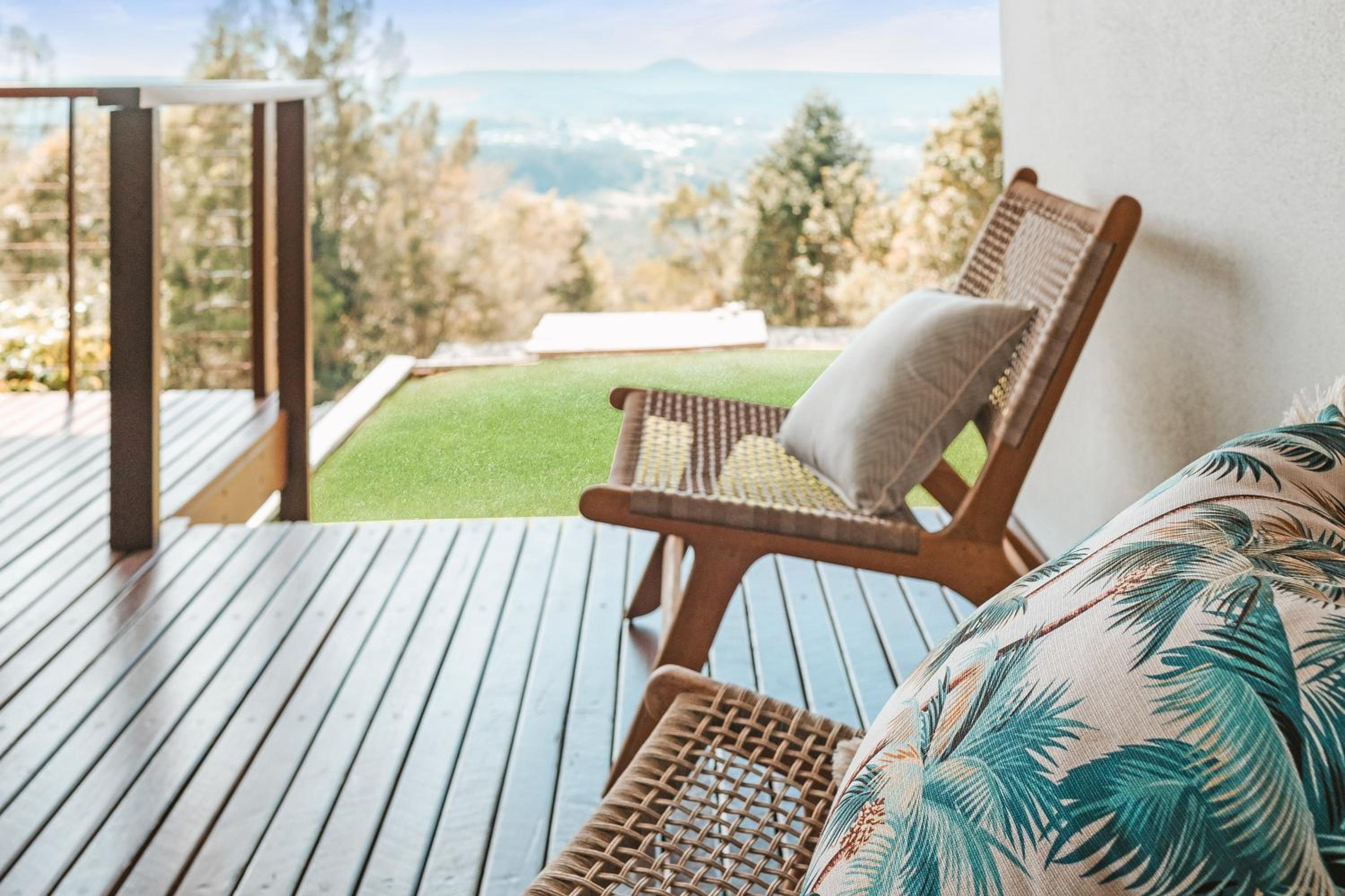 Montville Resort Style Holiday Retreat with pool