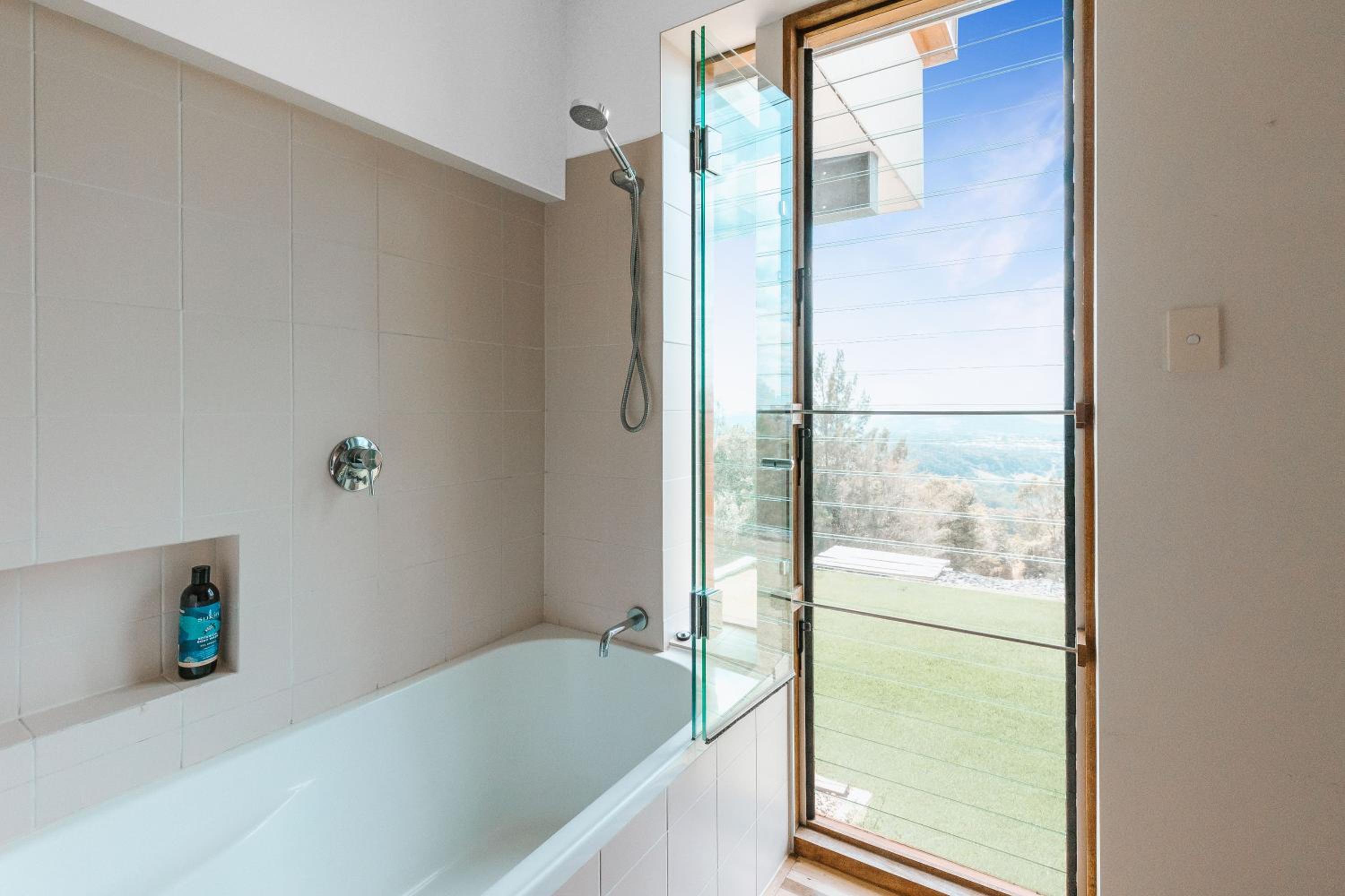 Montville Resort Style Holiday Retreat with pool