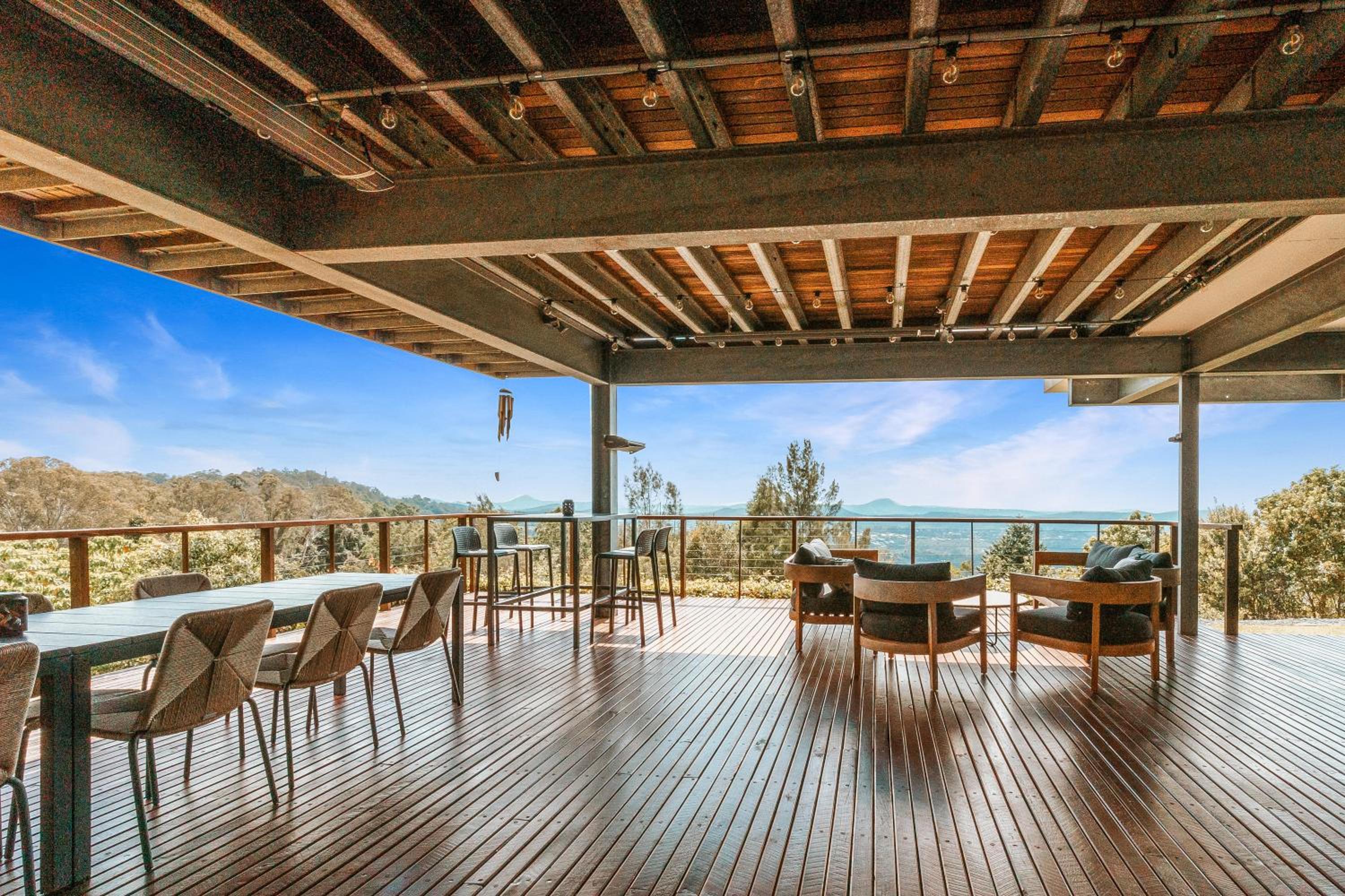 Montville Resort Style Holiday Retreat with pool