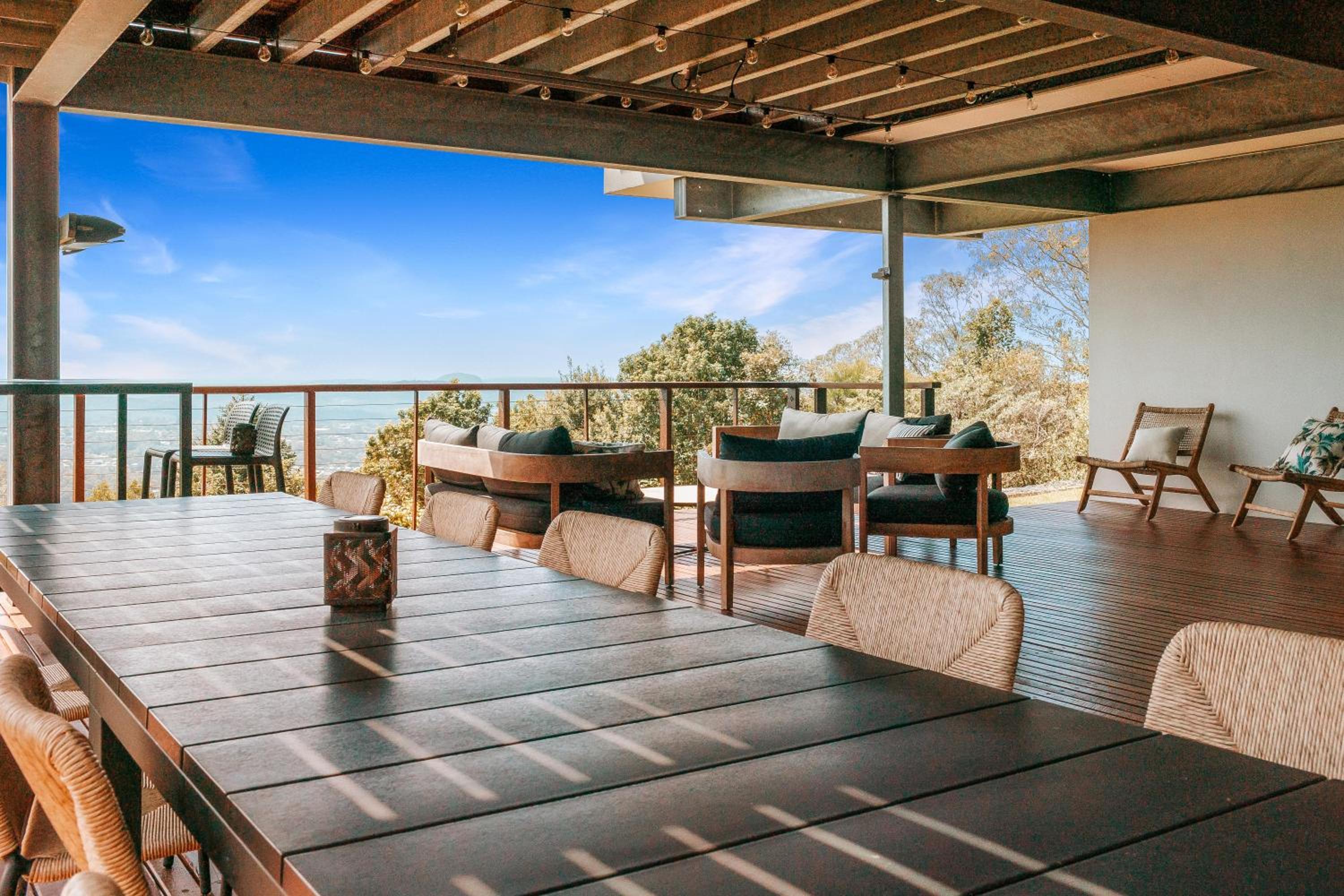 Montville Resort Style Holiday Retreat with pool