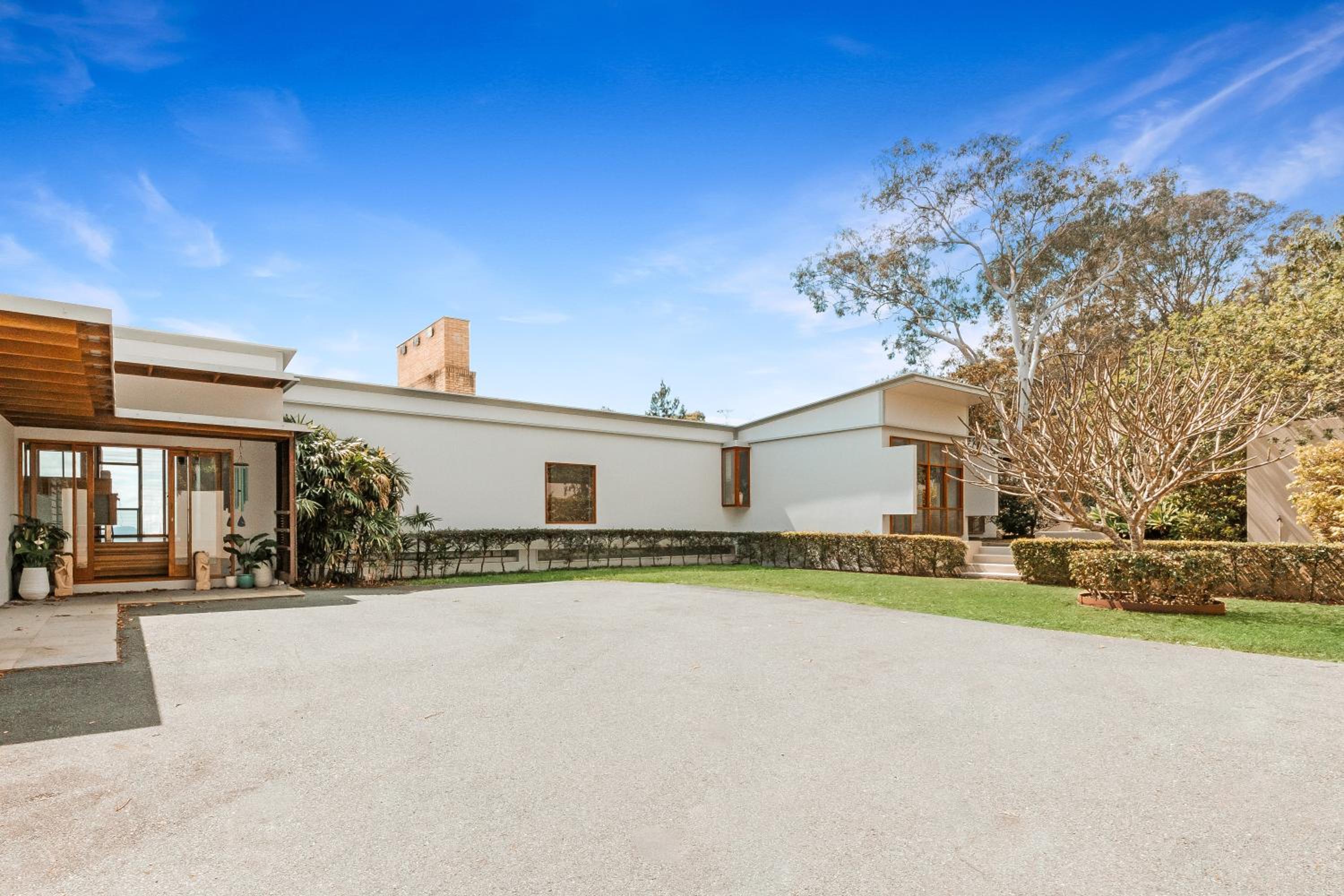 Montville Resort Style Holiday Retreat with pool