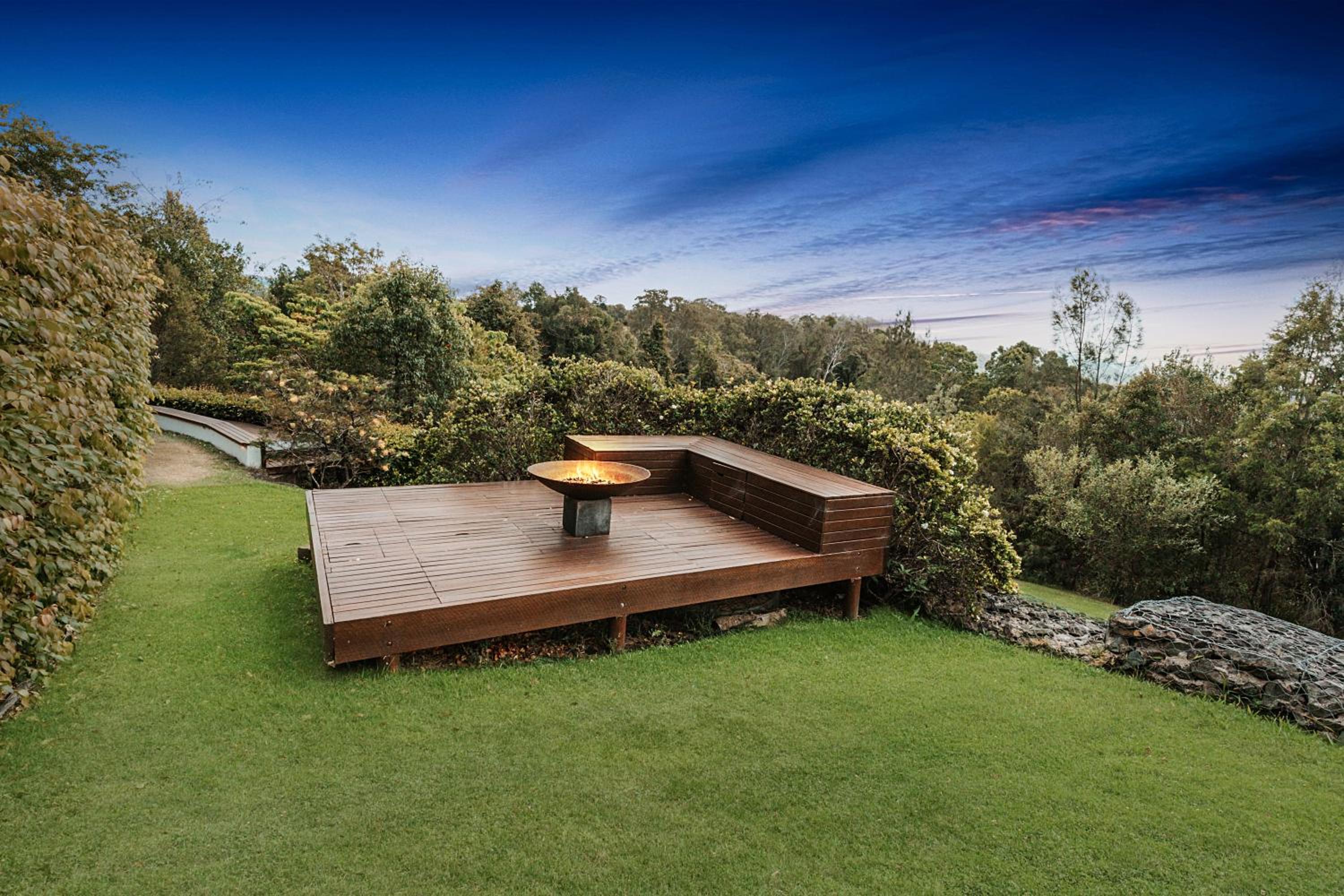 Montville Resort Style Holiday Retreat with pool