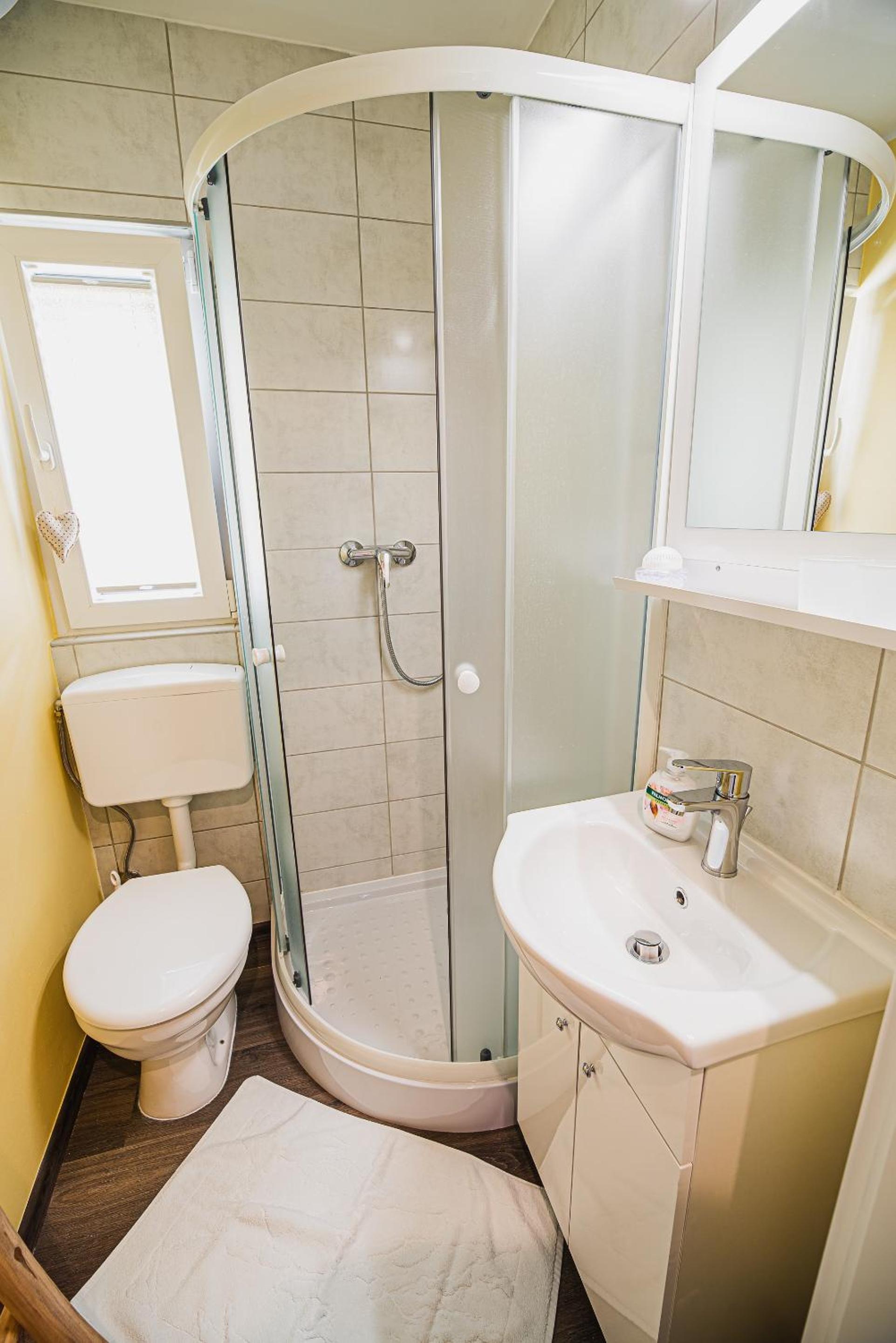 Studio Mobile Home Gotar view 4