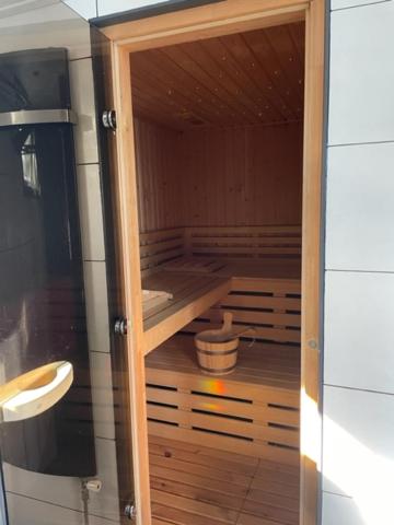 Aangenaam op de Rijn, woonboot, inclusief privé sauna